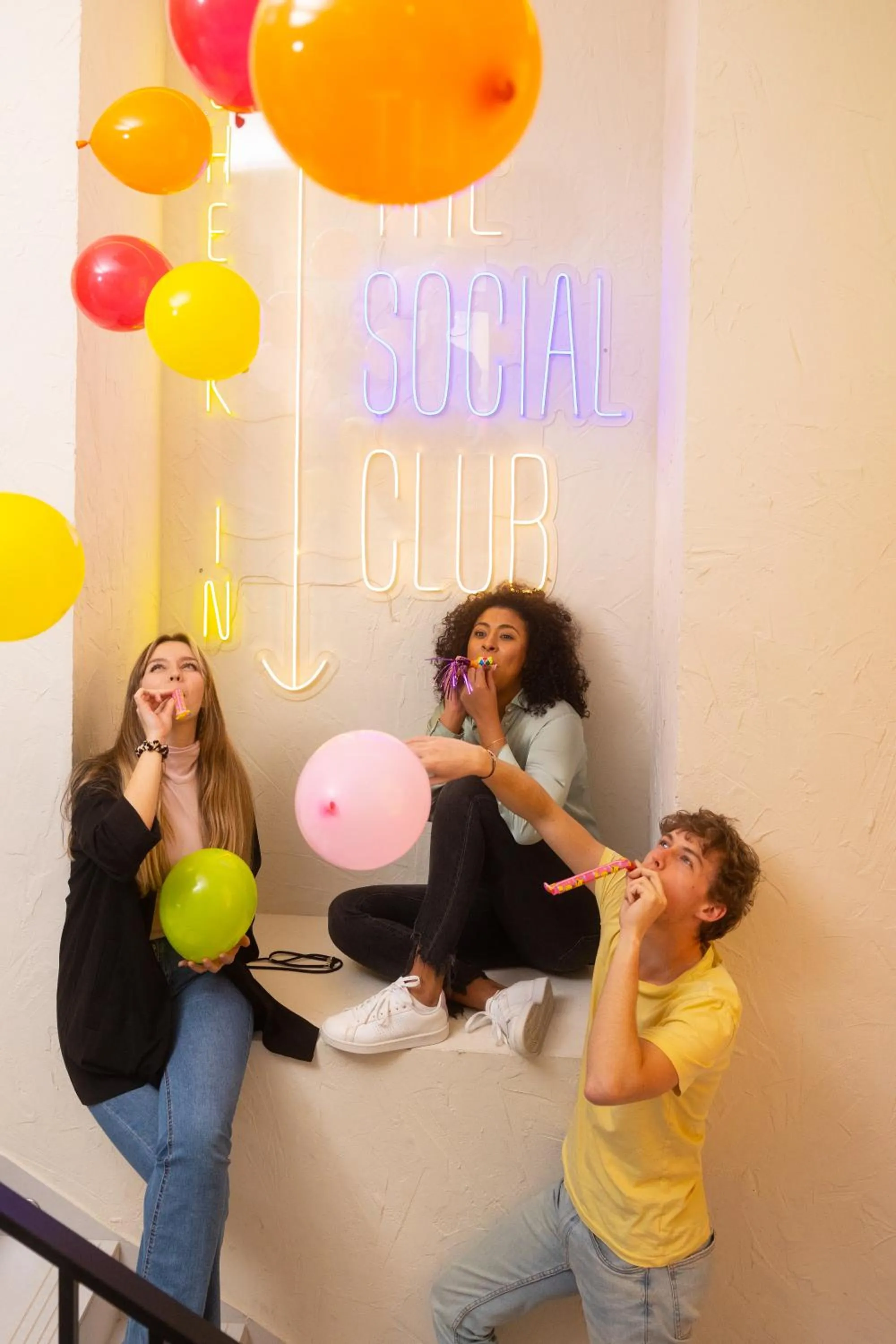 People in Petit Hostel Palacio Real