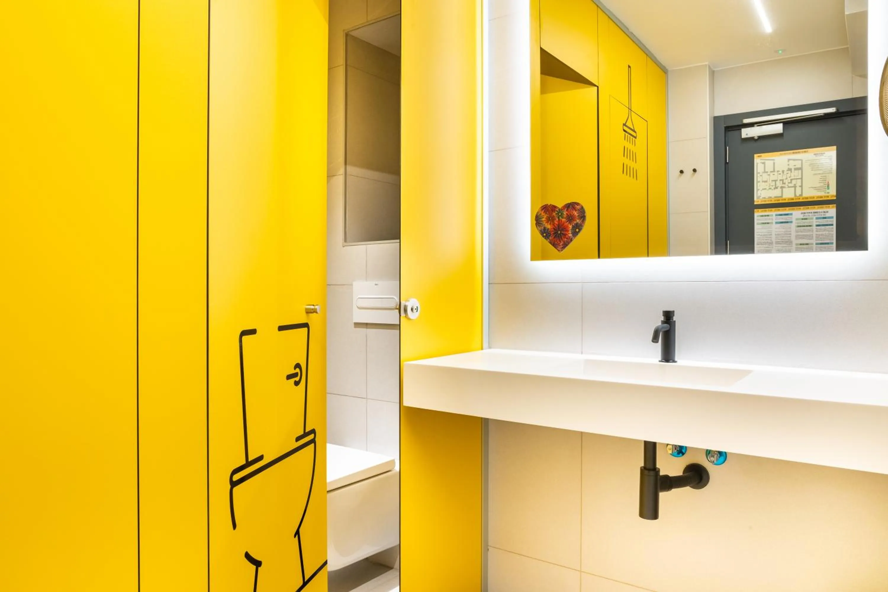 Bathroom in Petit Hostel Palacio Real