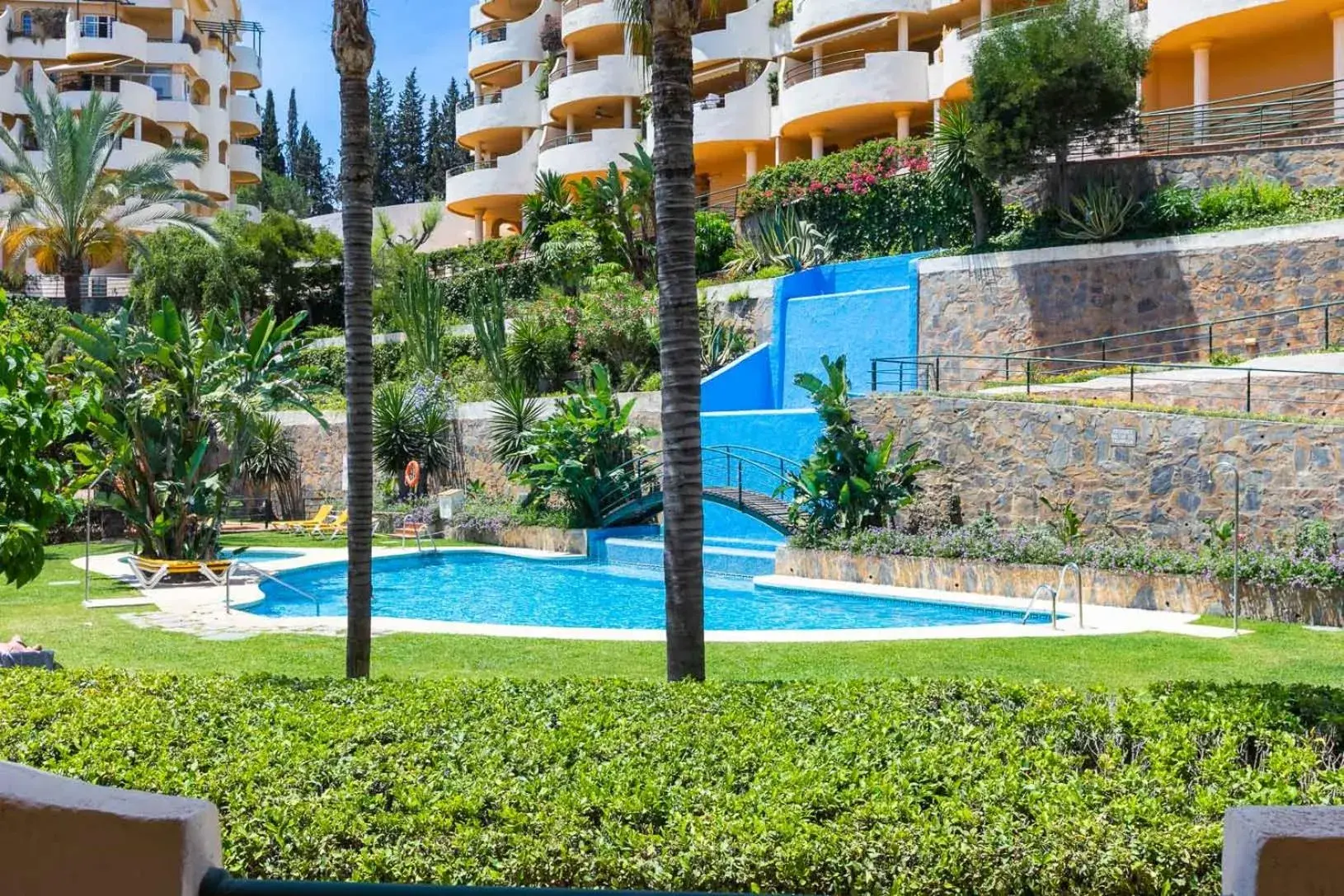Great views, large terrace & walking distance Great views, large terrace & walking distance