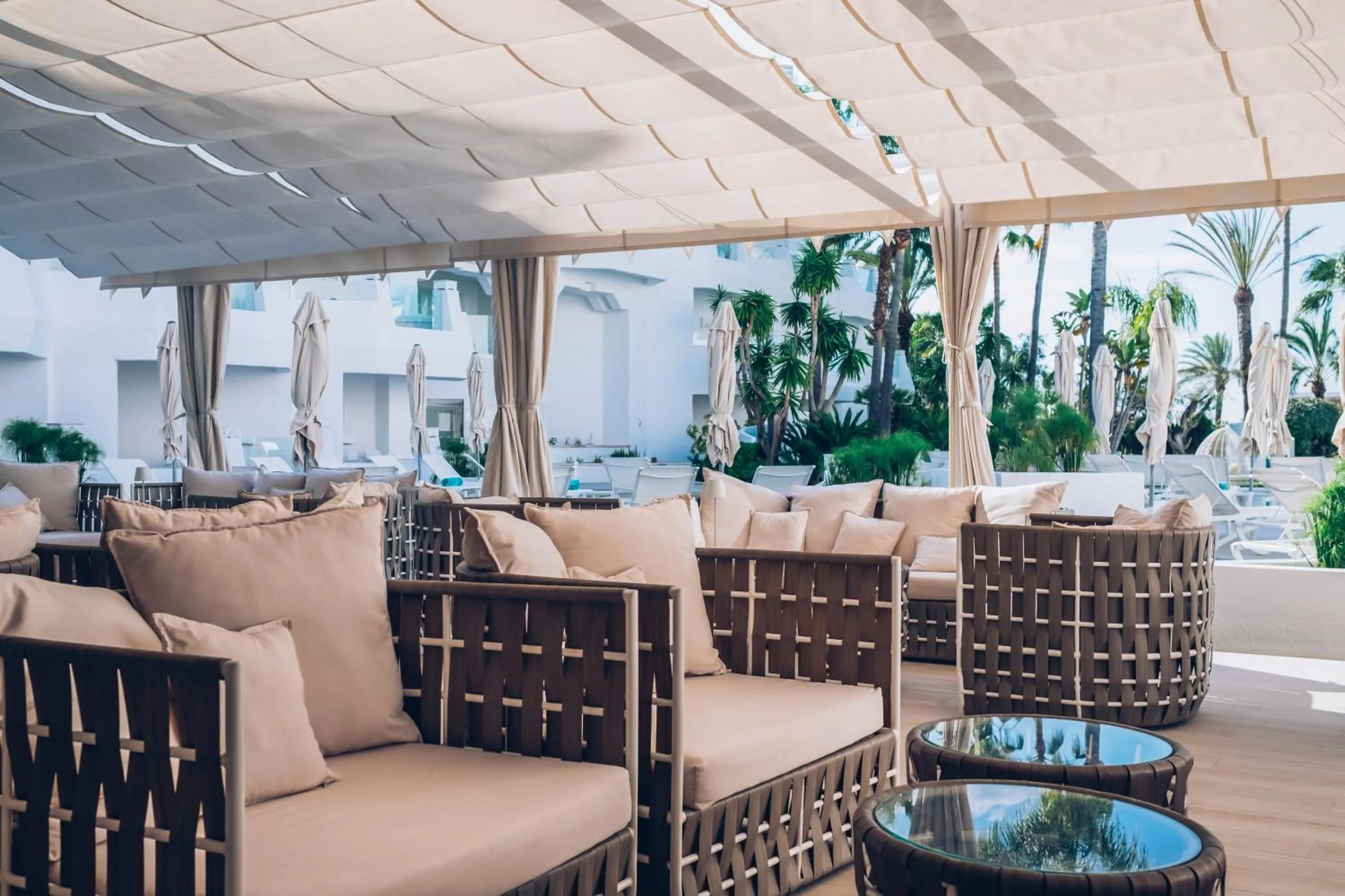 Lounge or bar in Iberostar Selection Marbella Coral Beach