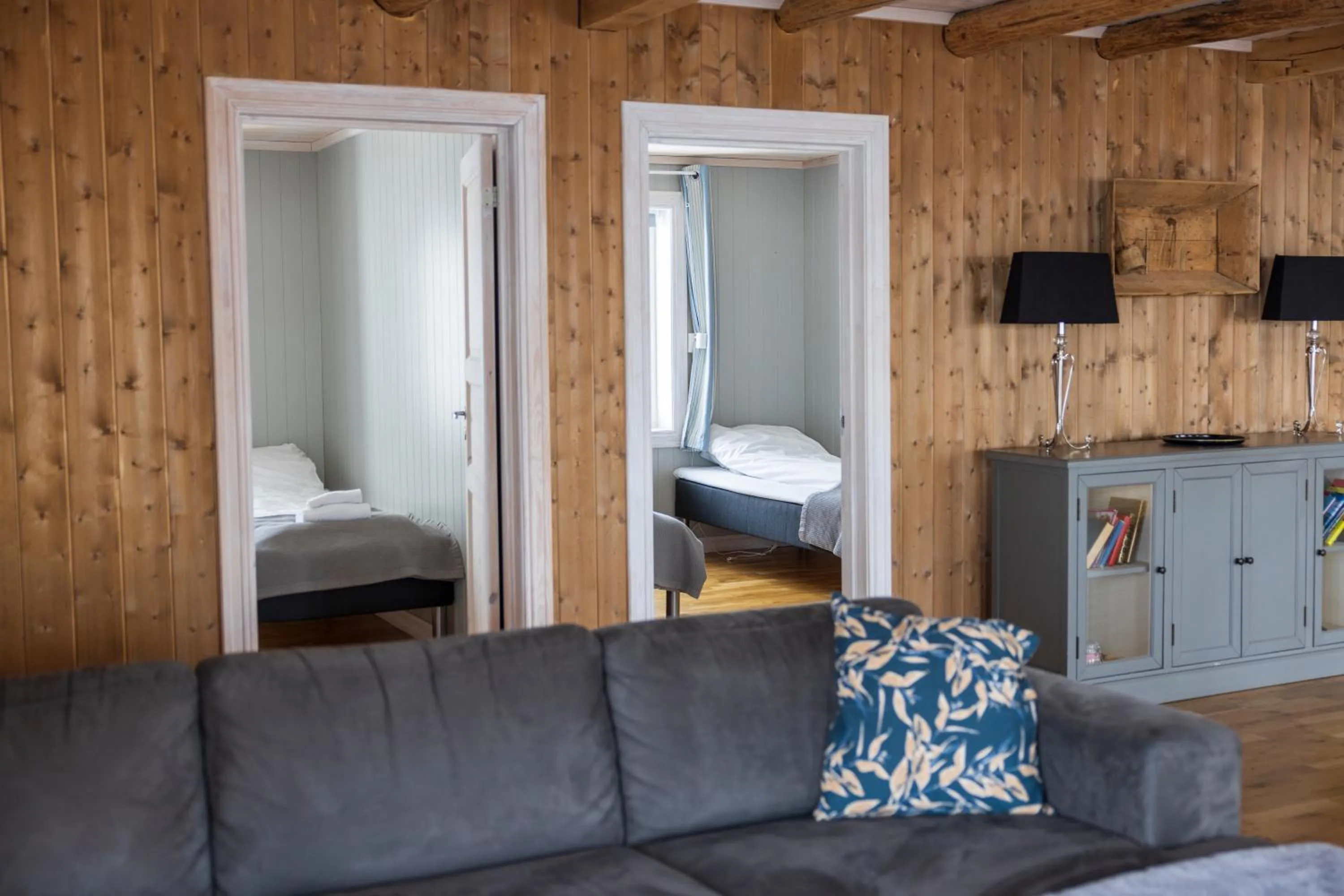 Living room, Bed in The Tide - Rorbuer