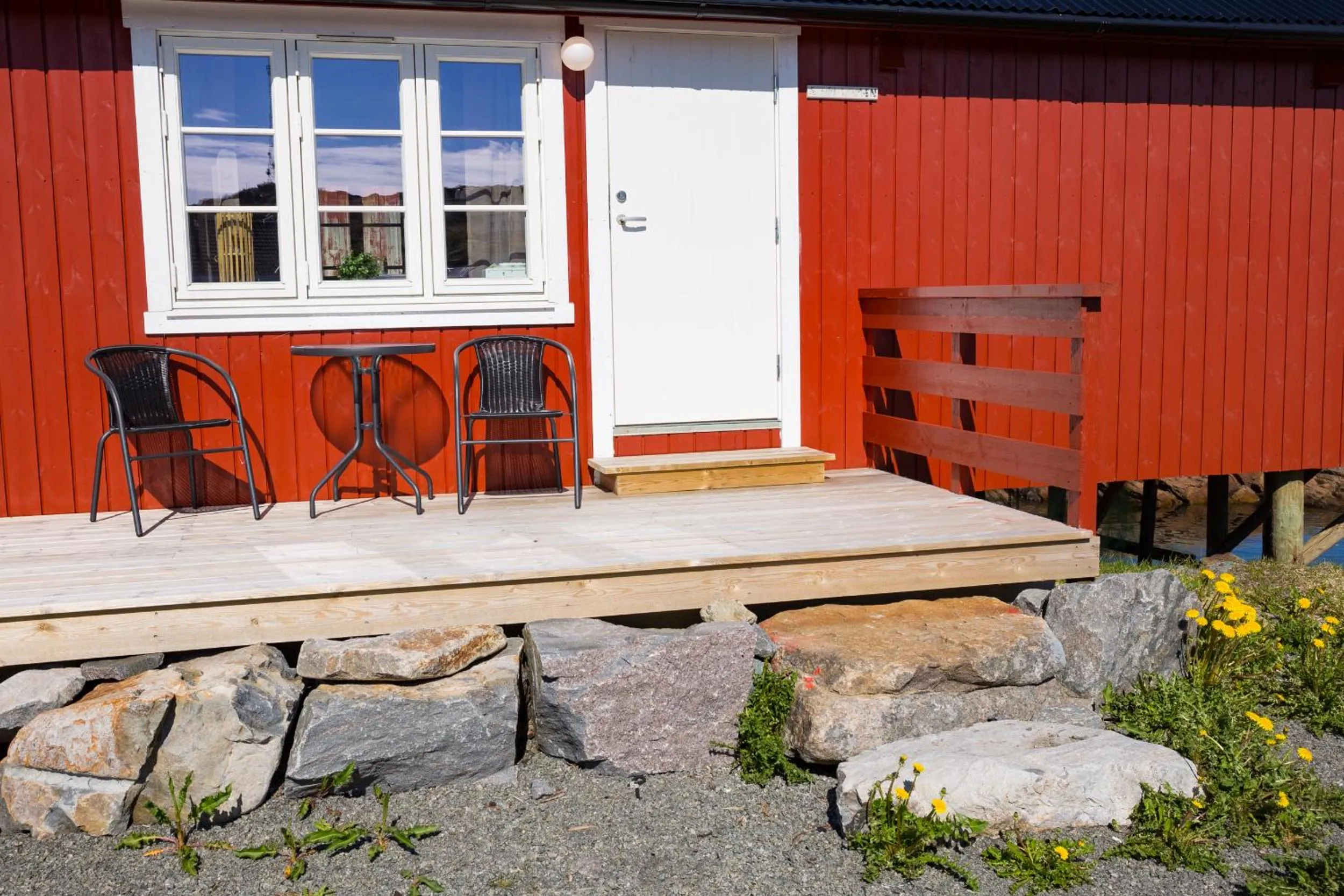 Patio in The Tide - Rorbuer