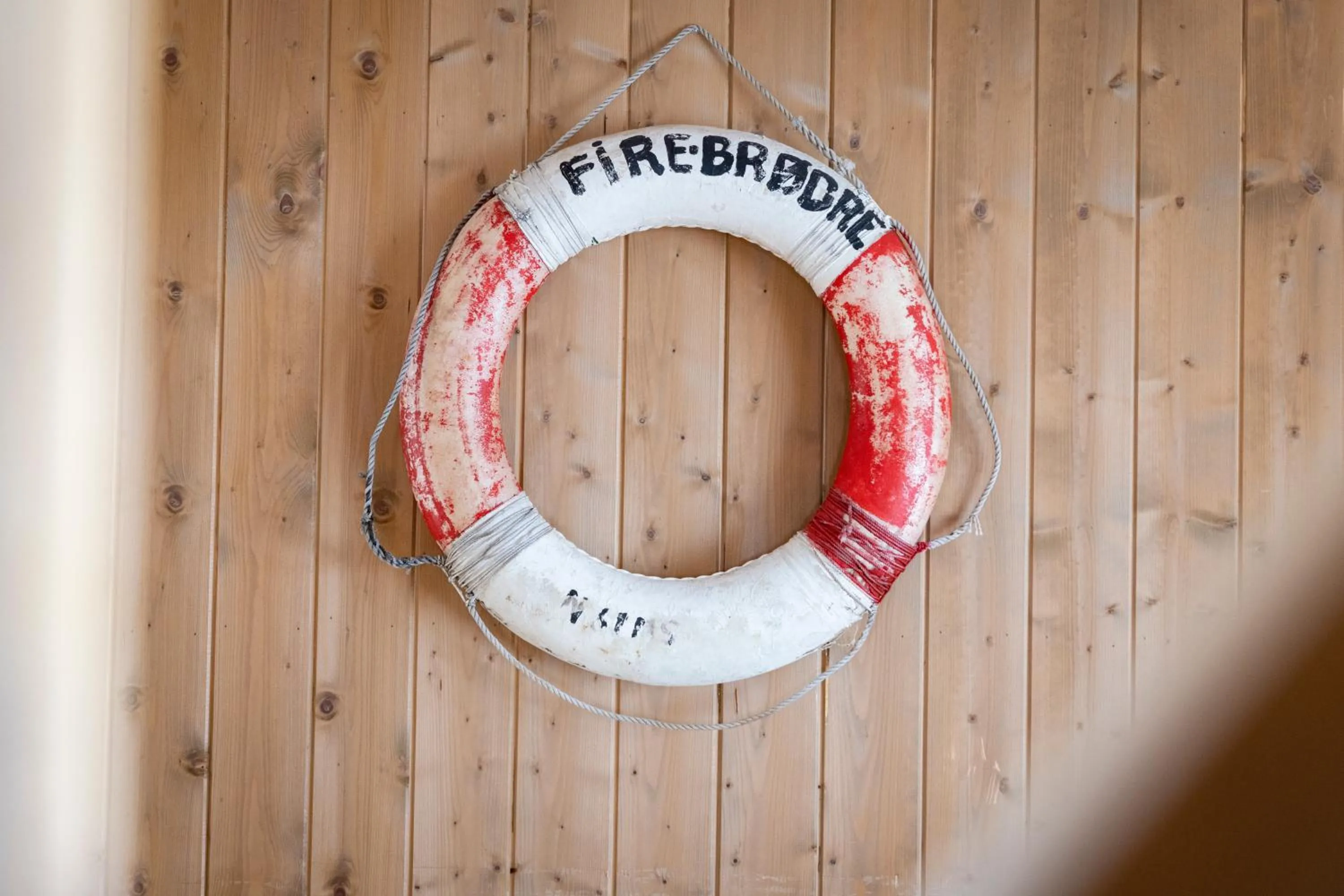 Decorative detail in The Tide - Rorbuer