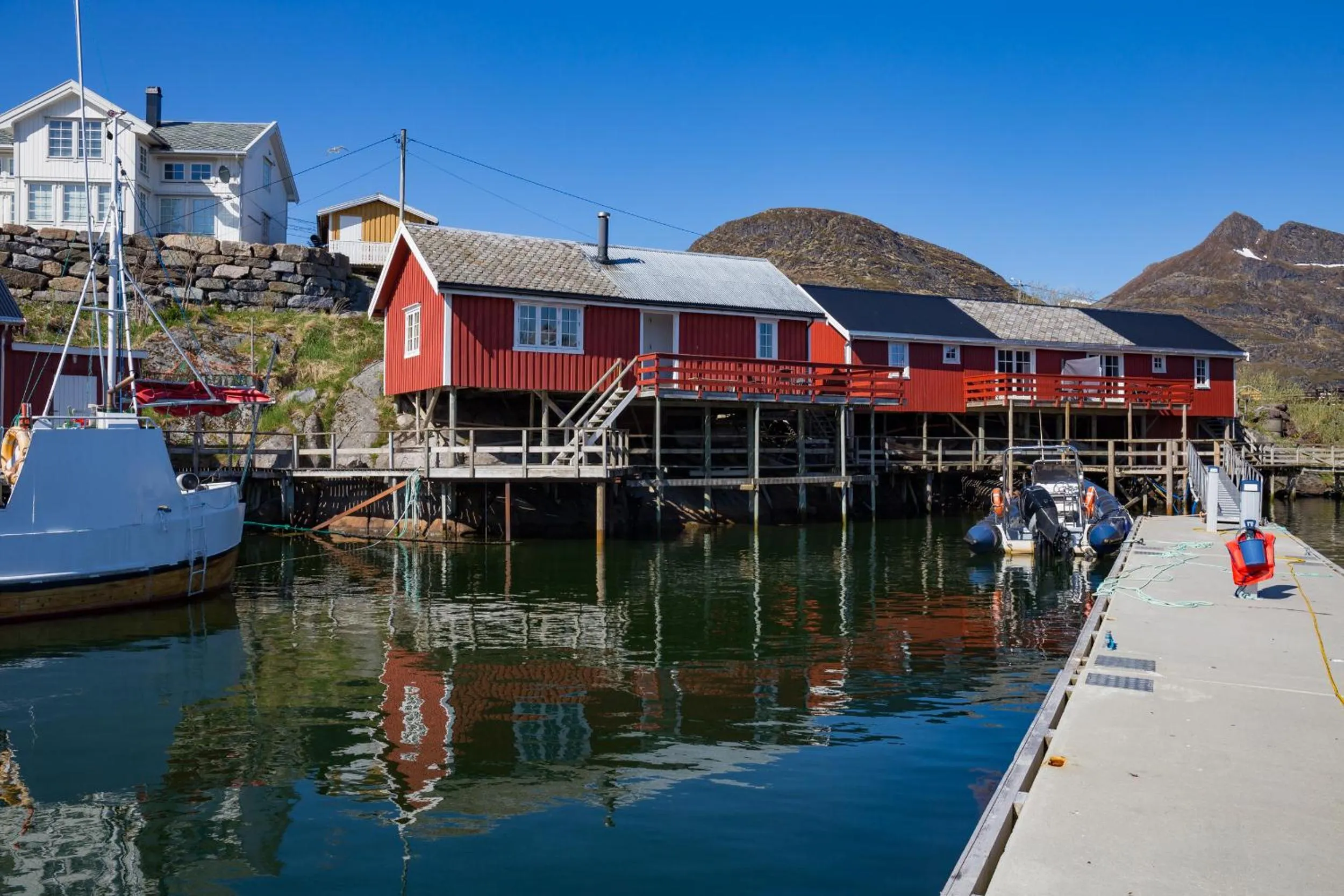 Facade/entrance in The Tide - Rorbuer