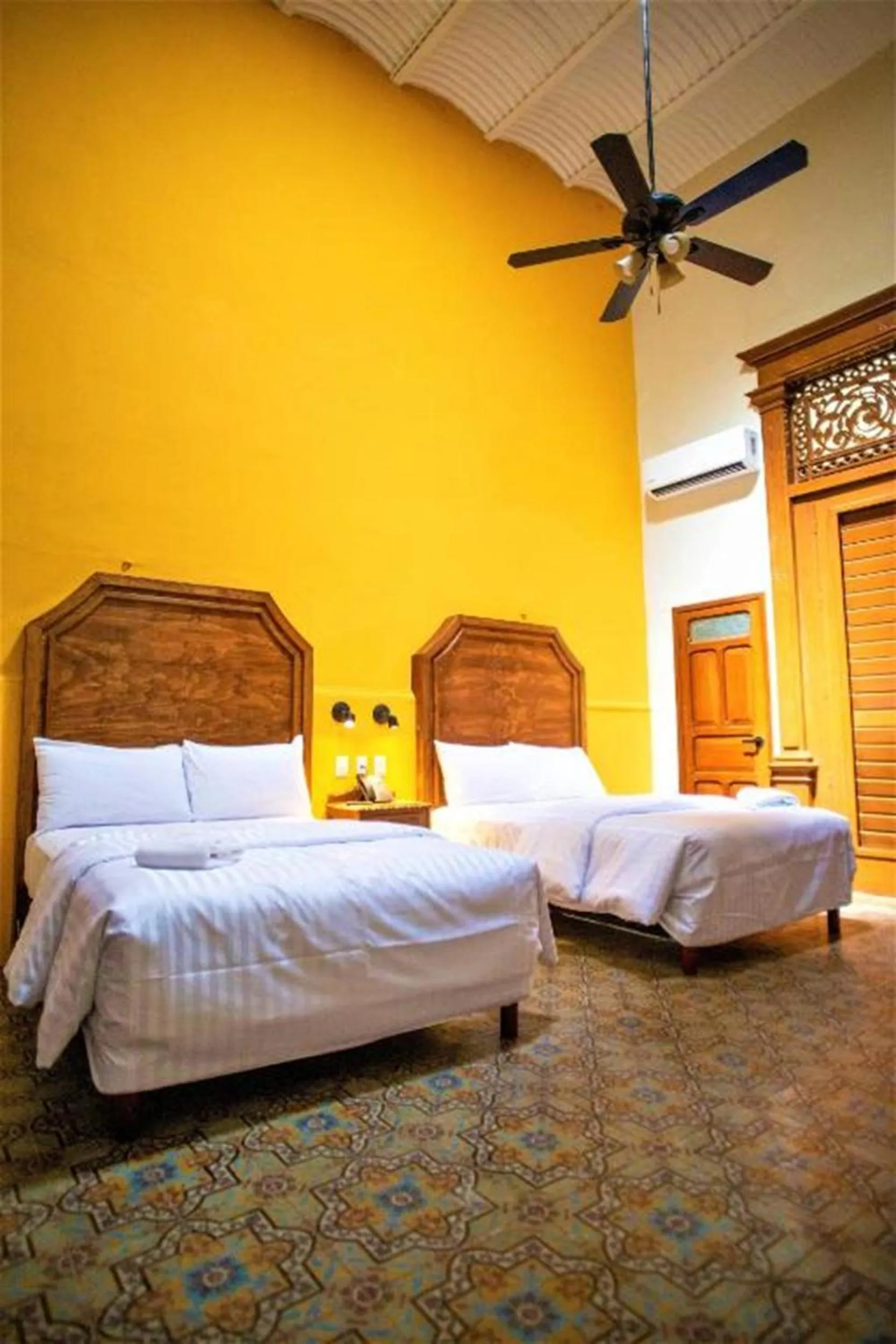 Photo of the whole room, Bed in Hotel Real Toledo by Kavia