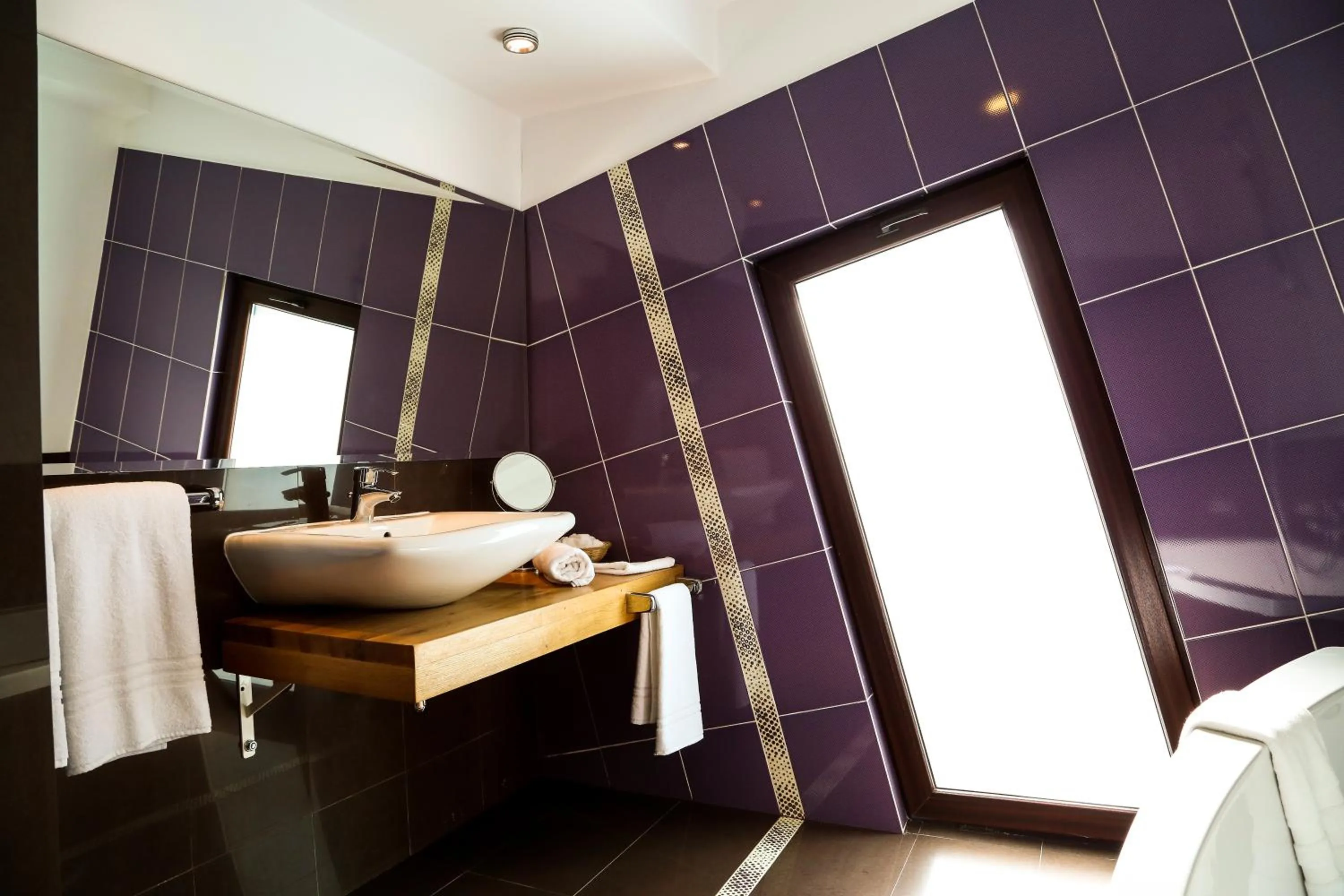 Bathroom, Bed in Paj Hotelul Retreat & Spa