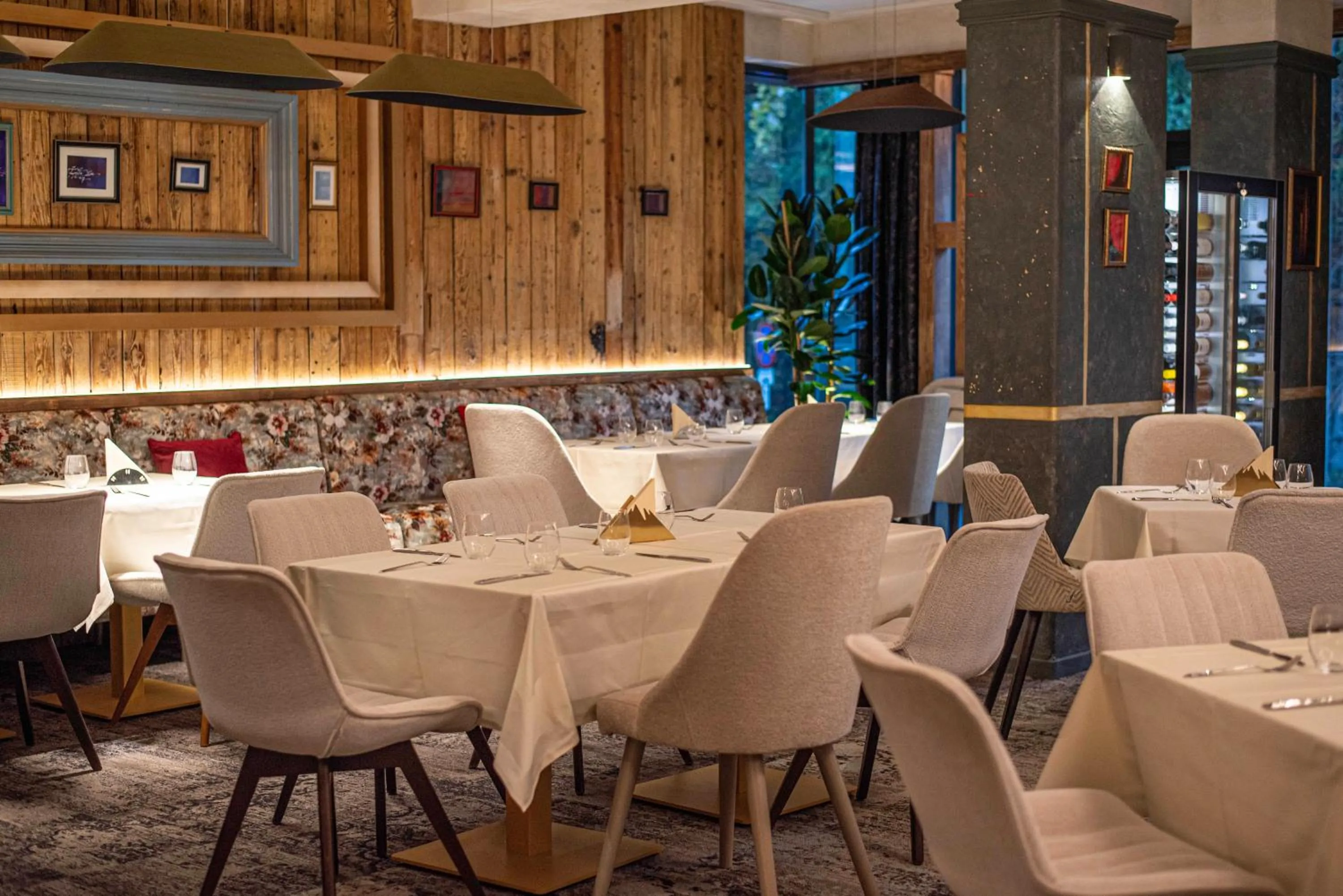 Restaurant/places to eat in Paj Hotelul Retreat & Spa