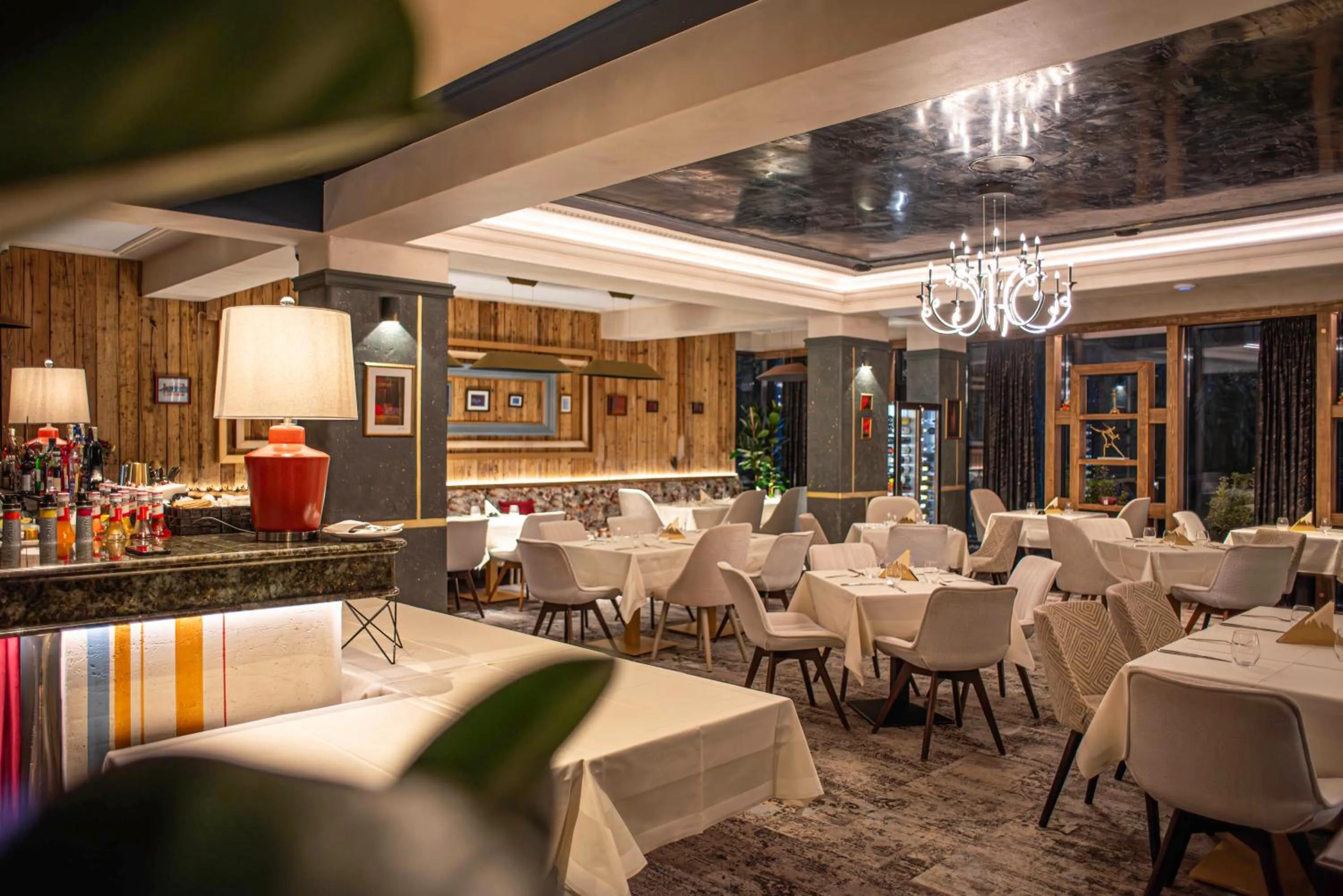 Restaurant/places to eat in Paj Hotelul Retreat & Spa