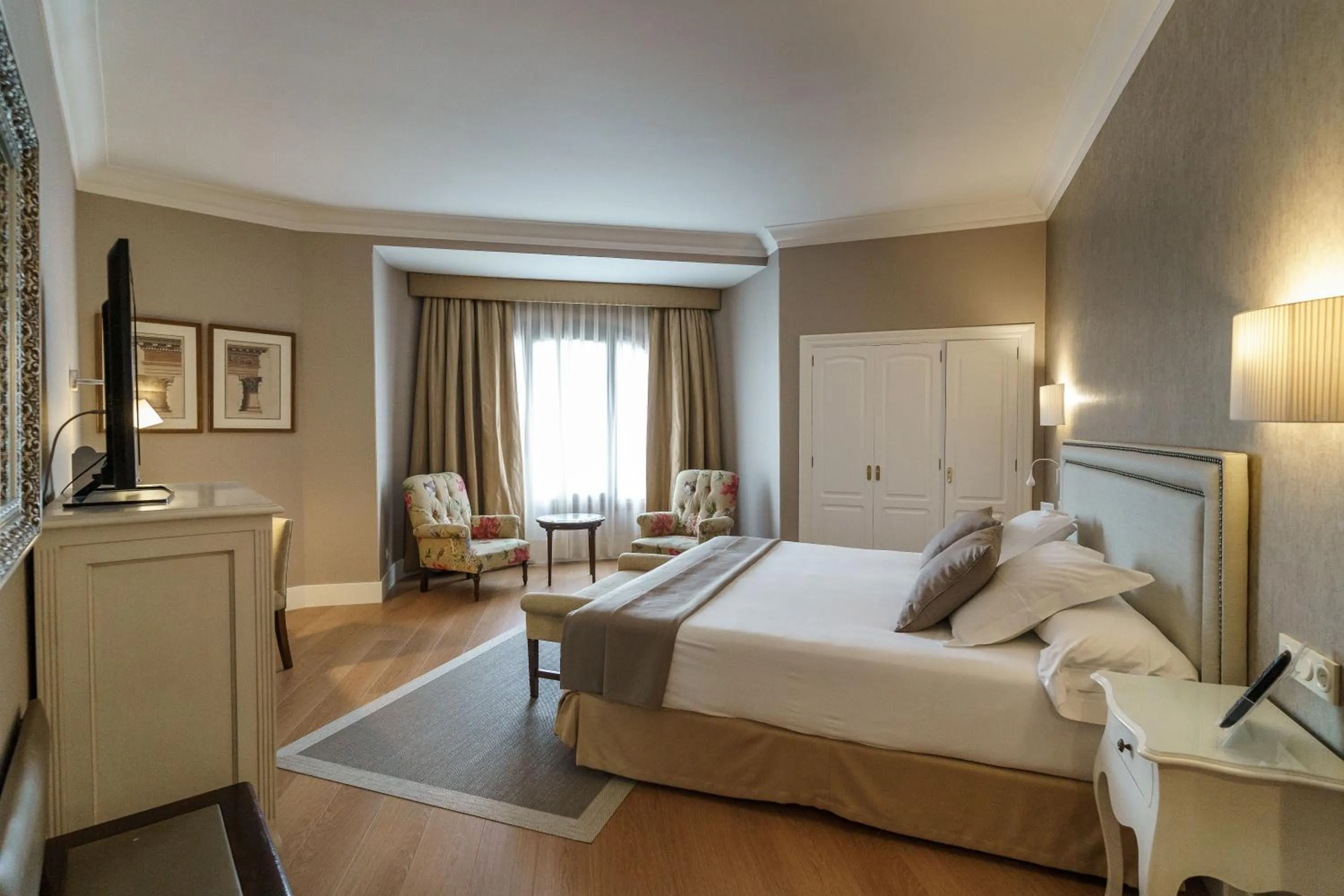 Bedroom, Bed in Hotel Carlton