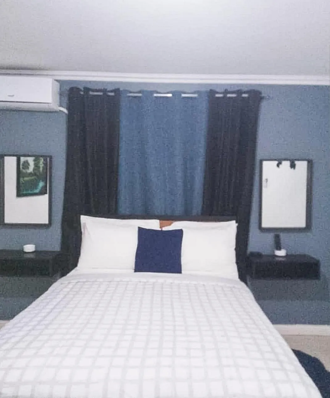 Bed in Comfortable & Secure Chateau