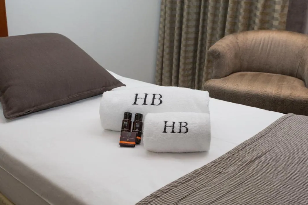 Photo of the whole room, Bed in Hotel Balmoral