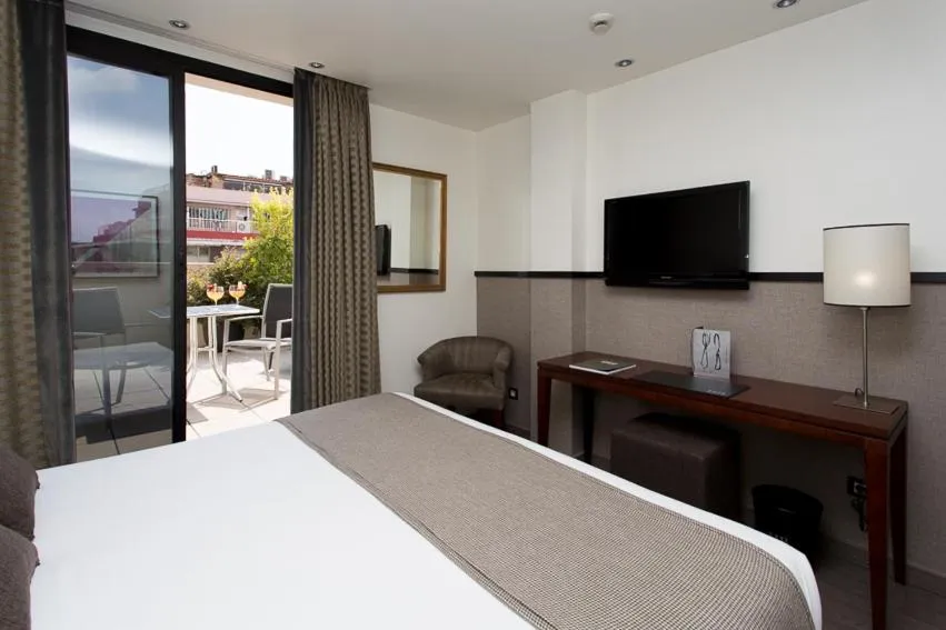 Photo of the whole room, Bed in Hotel Balmoral