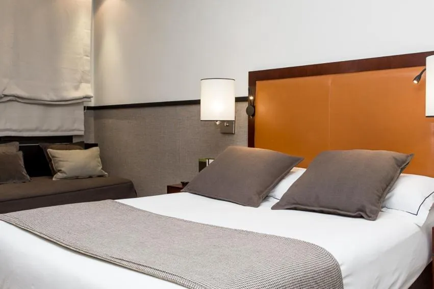 Photo of the whole room, Bed in Hotel Balmoral