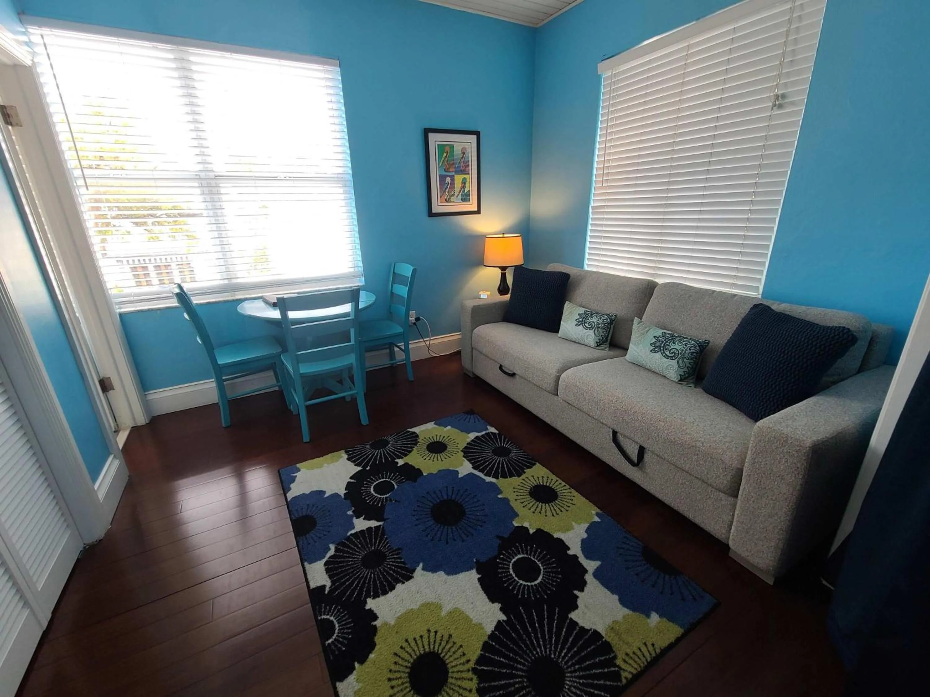 Four Suites on Duval Street w parking and pool