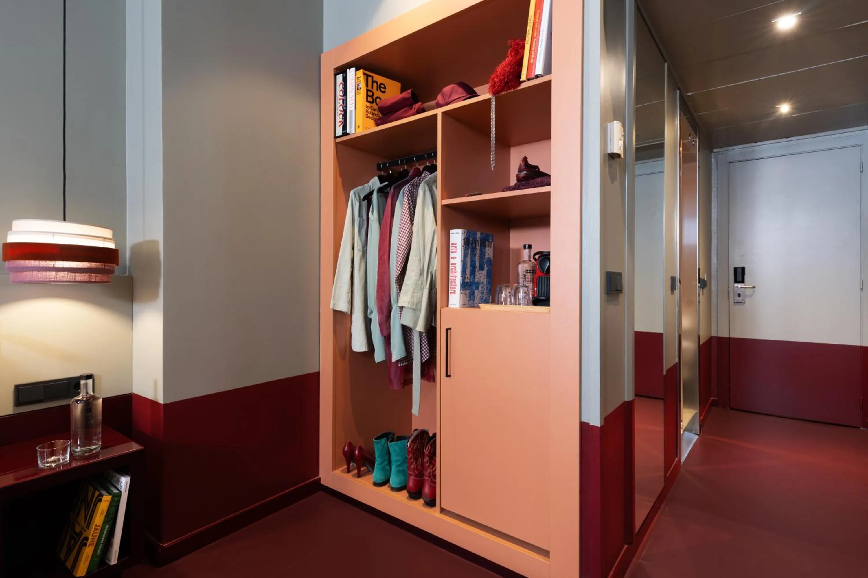 wardrobe in chic&basic Reding