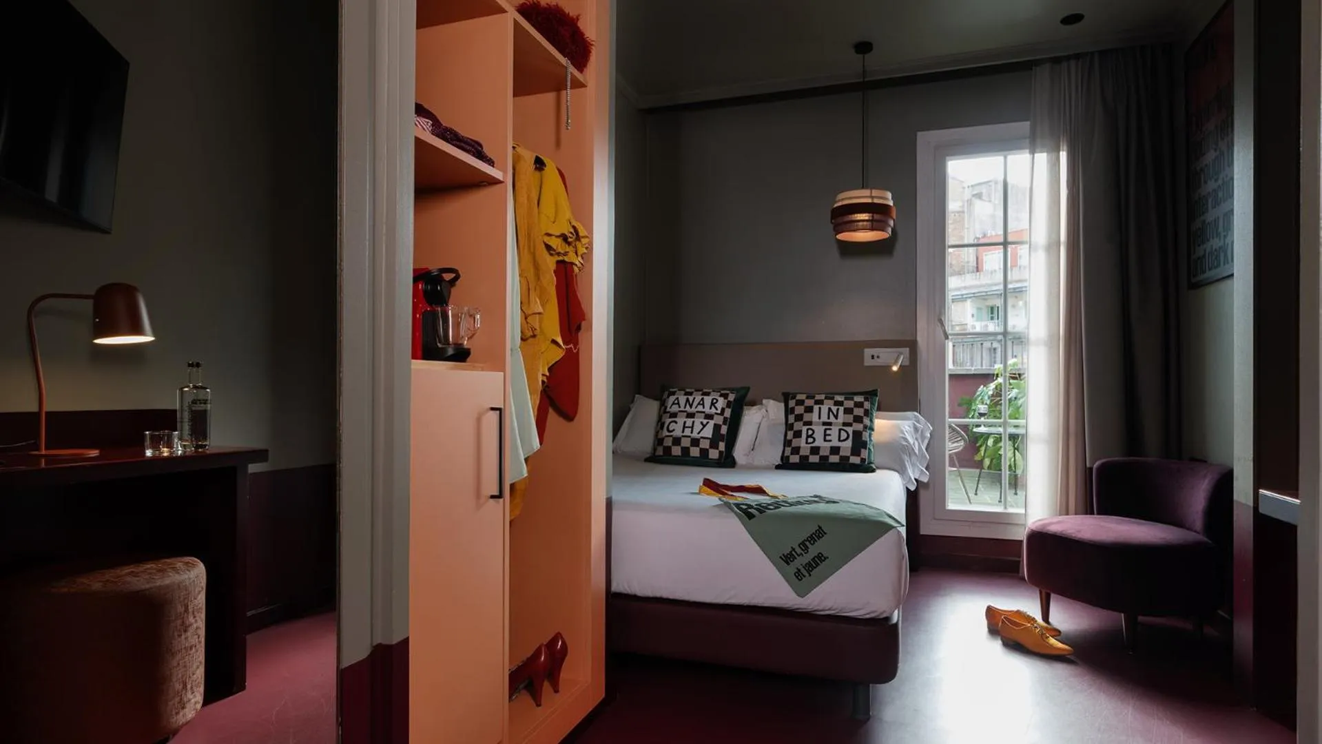 Bed in chic&basic Reding