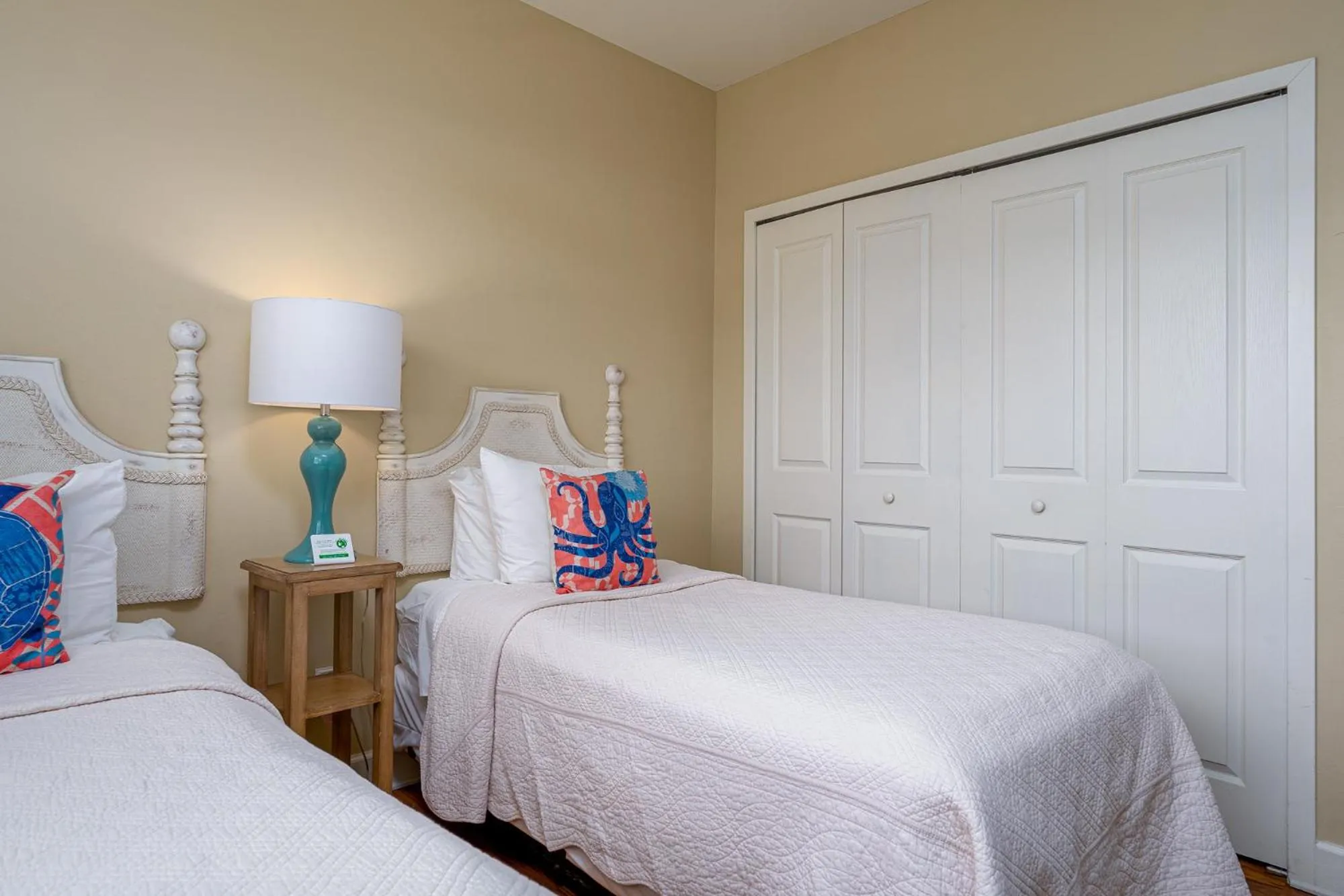 Bed in Harbour House at the Inn 318