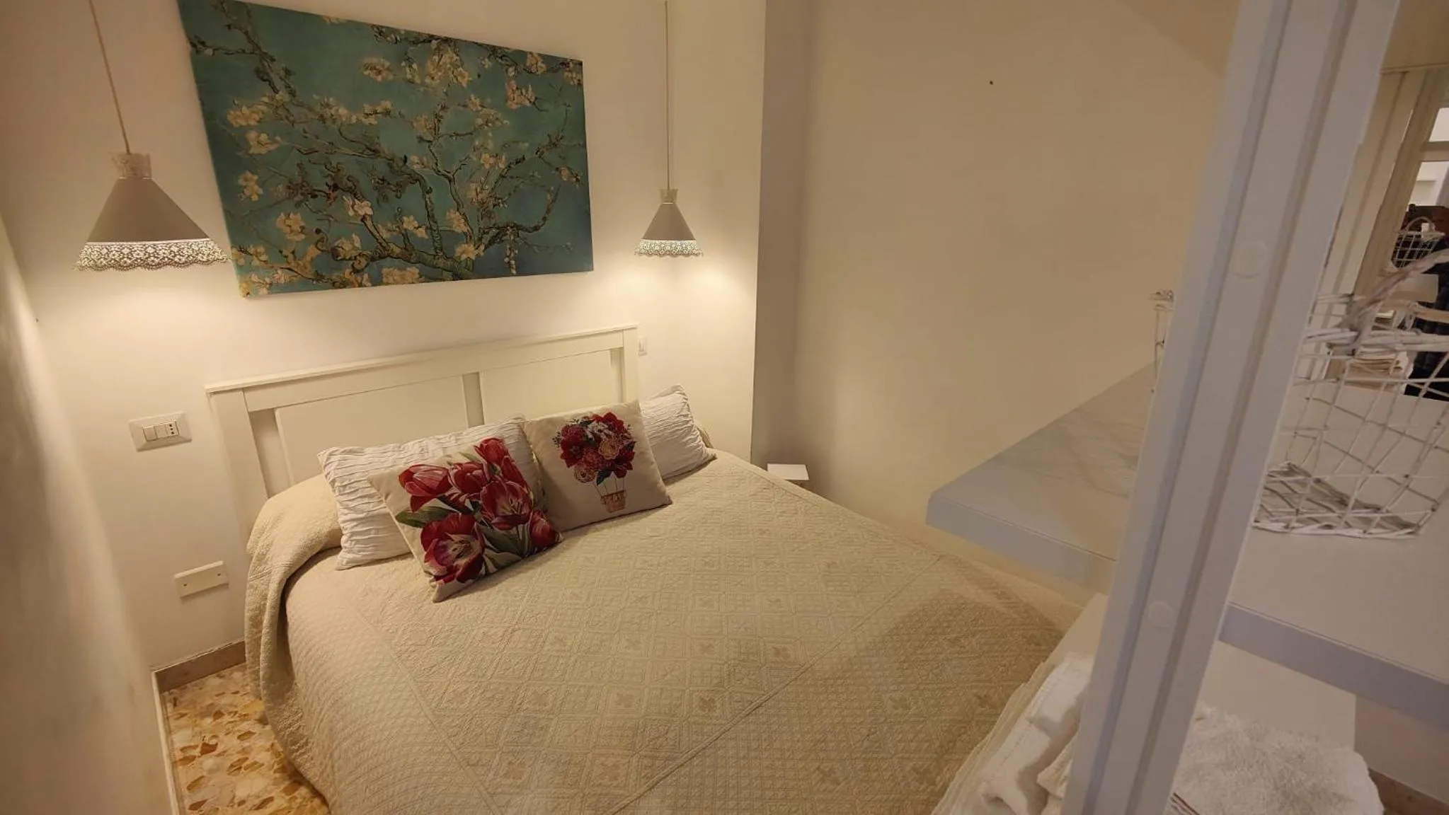 Bed in Sergio Tourist Rental close Tiburtina Station