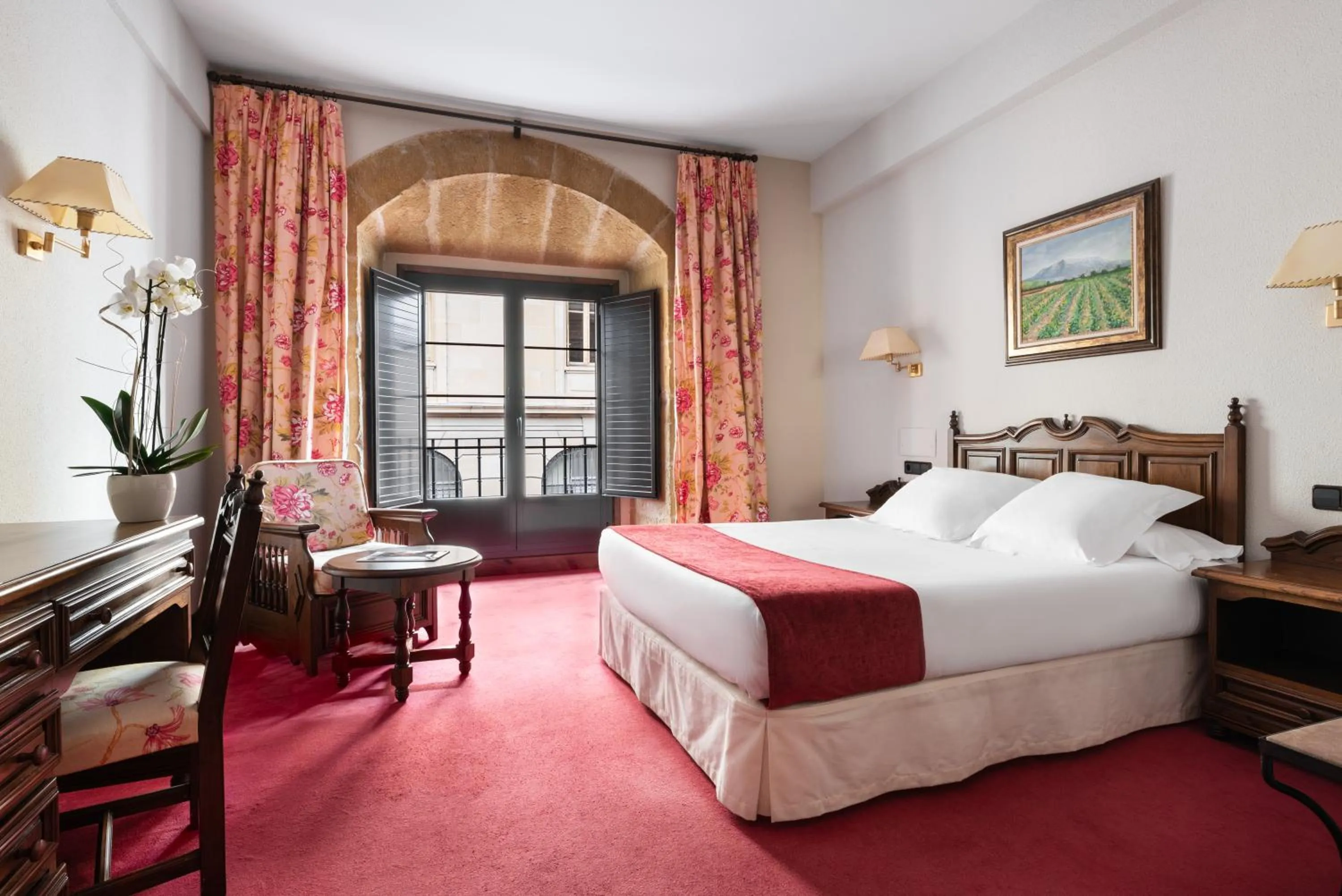 Bed in Eurostars Los Agustinos