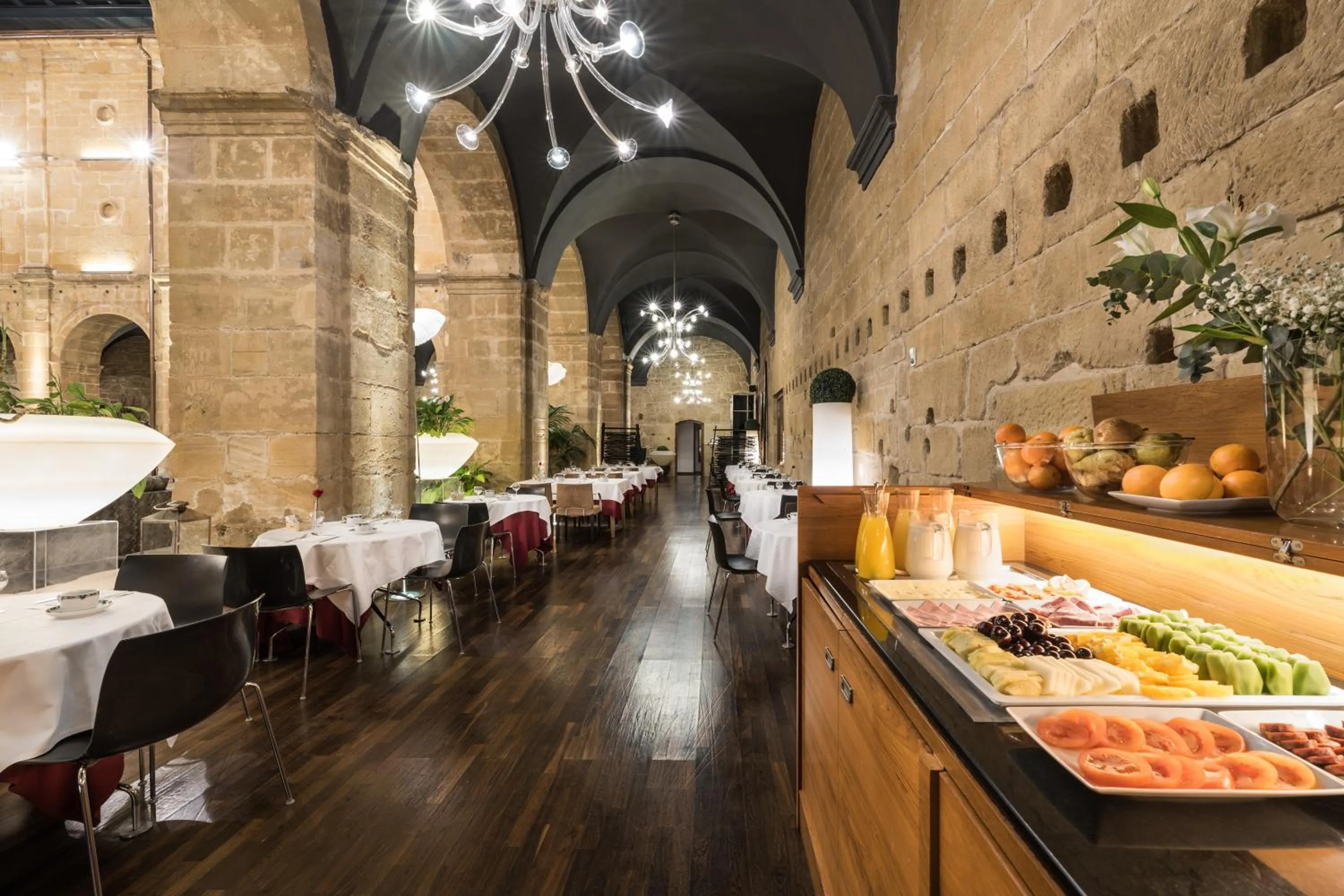 Restaurant/places to eat in Eurostars Los Agustinos