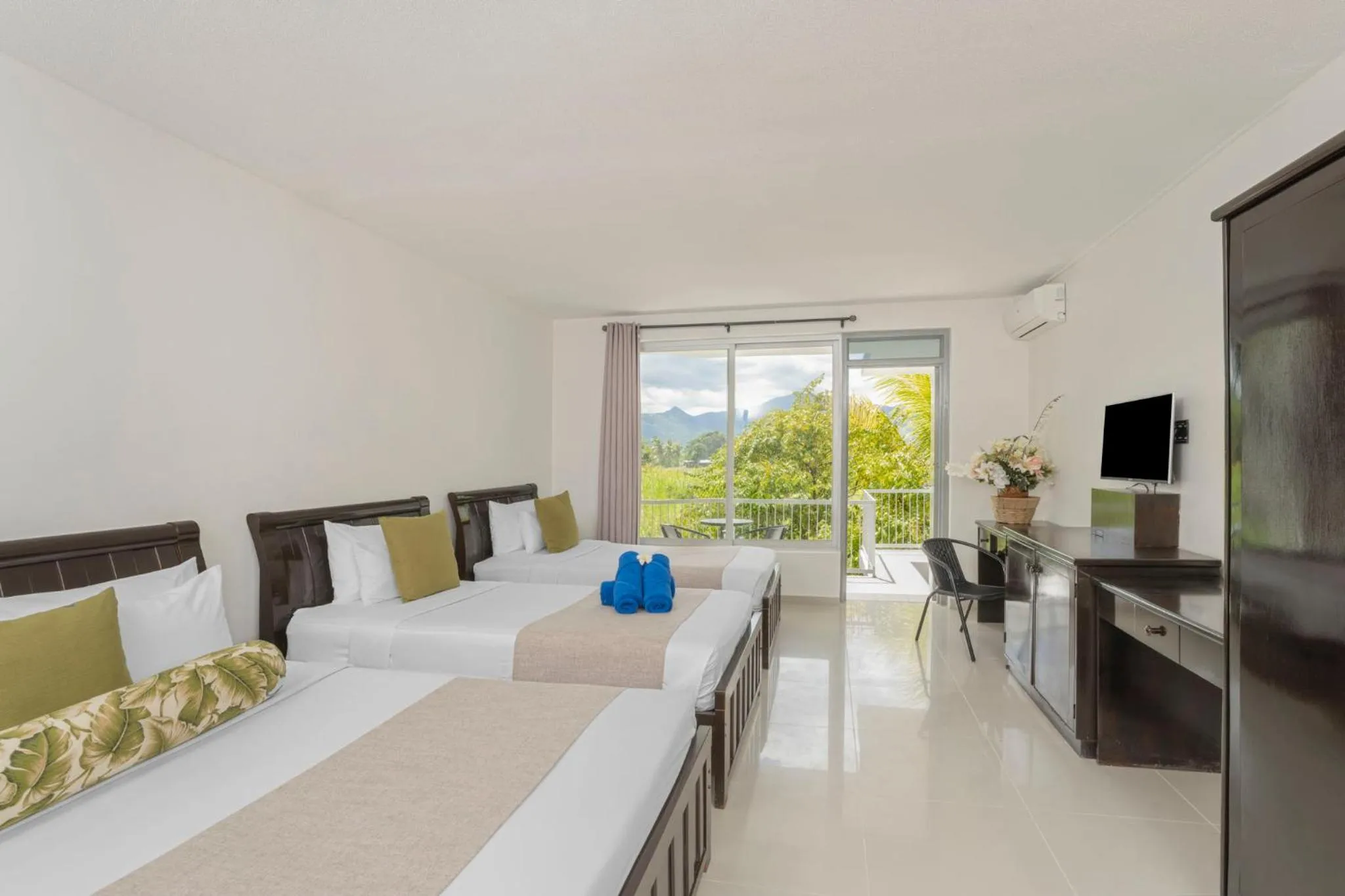 Bedroom, Bed in Trans International Hotel