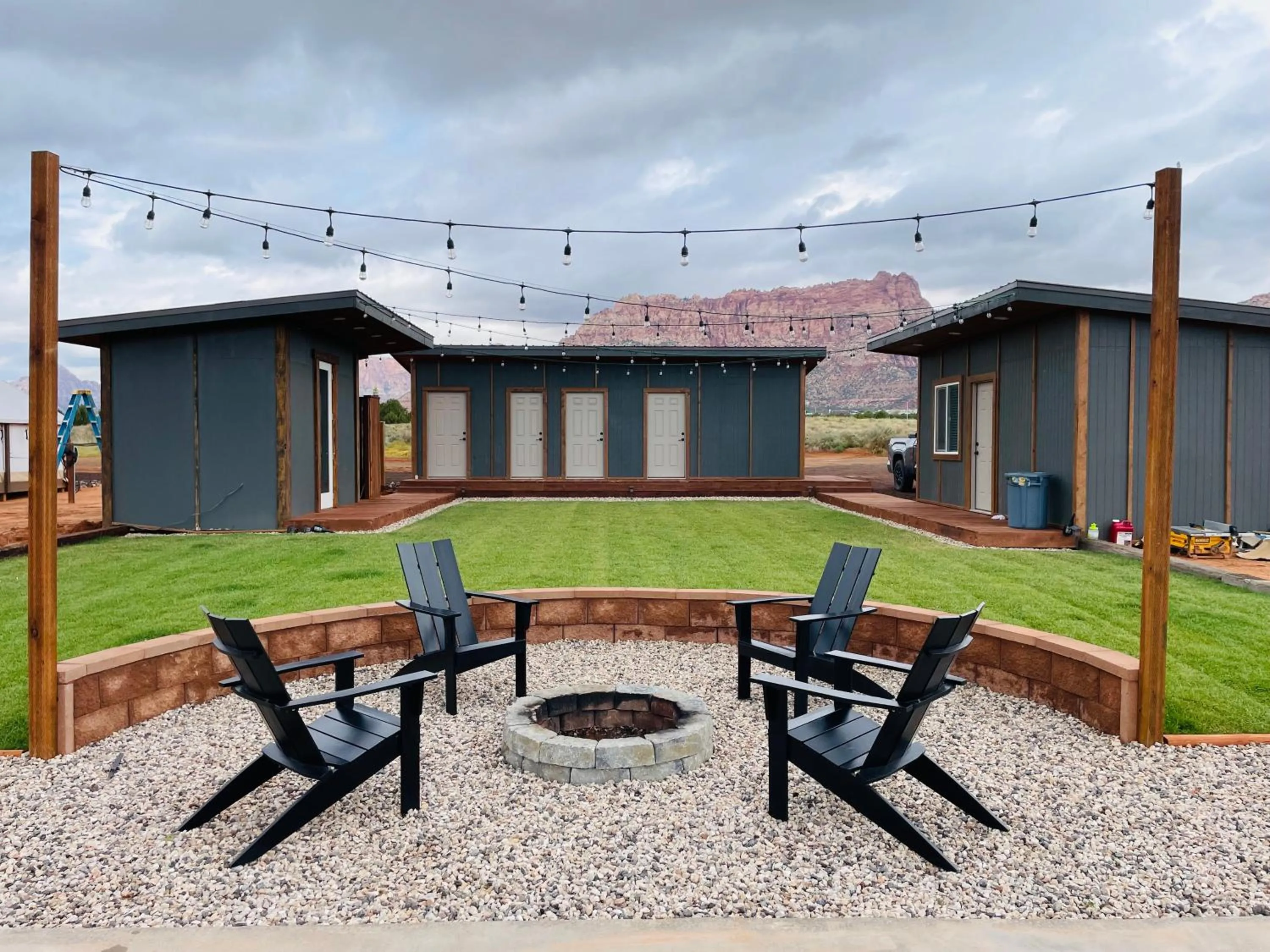 Property building in Desert Sage Retreat