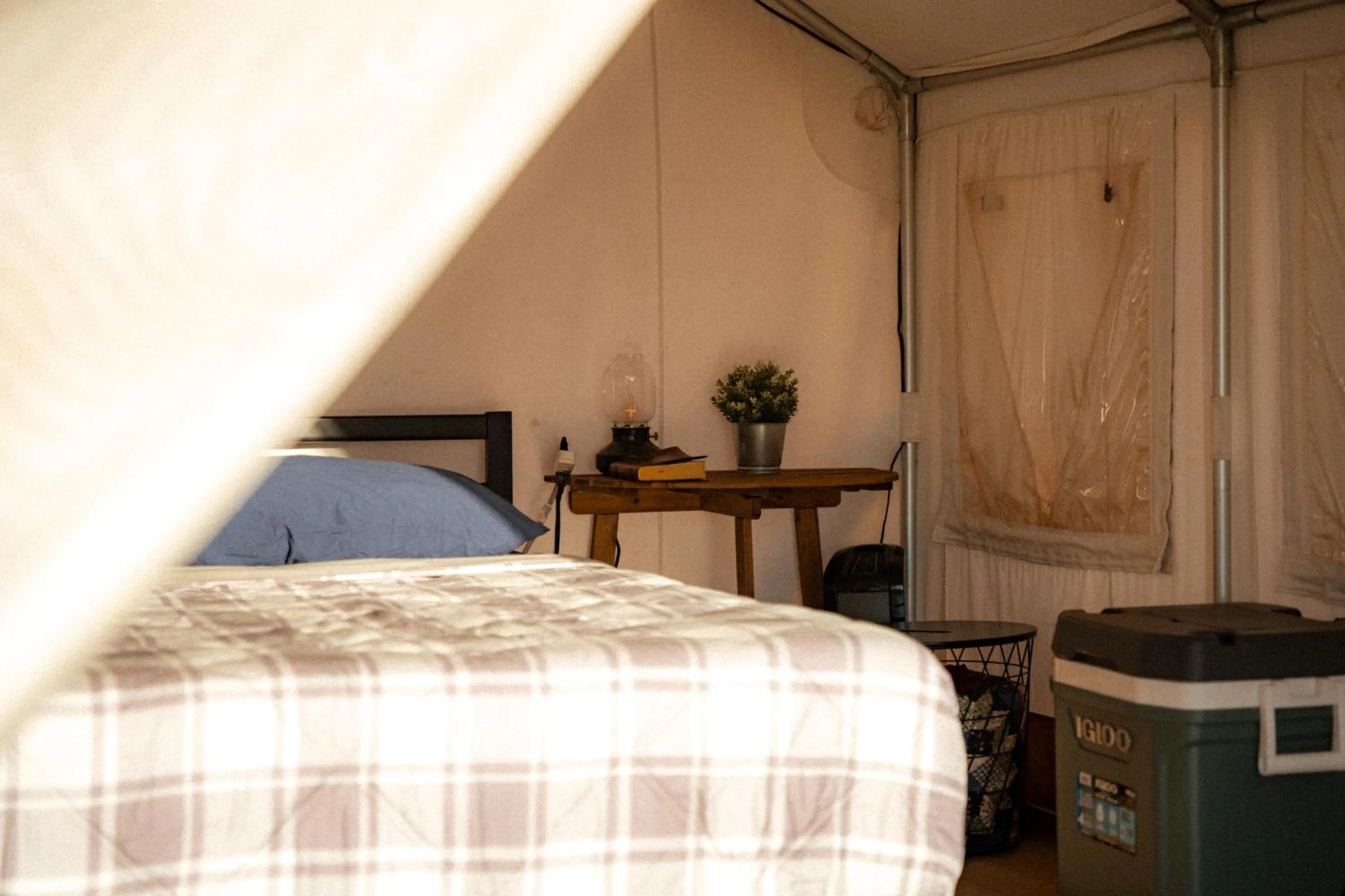 Bedroom, Bed in Desert Sage Retreat