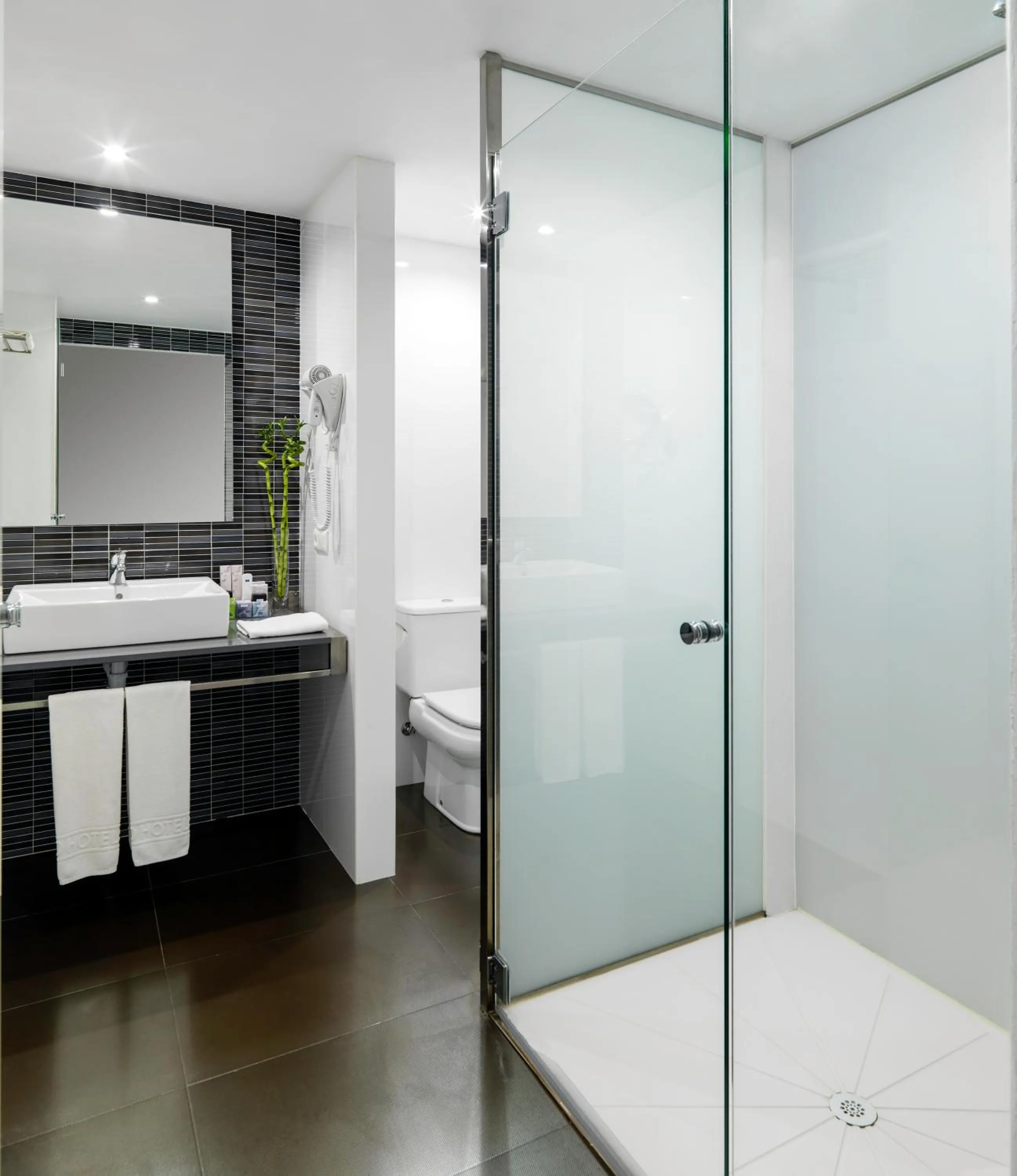 Shower in Boutique Hotel H10 White Suites - Adults Only