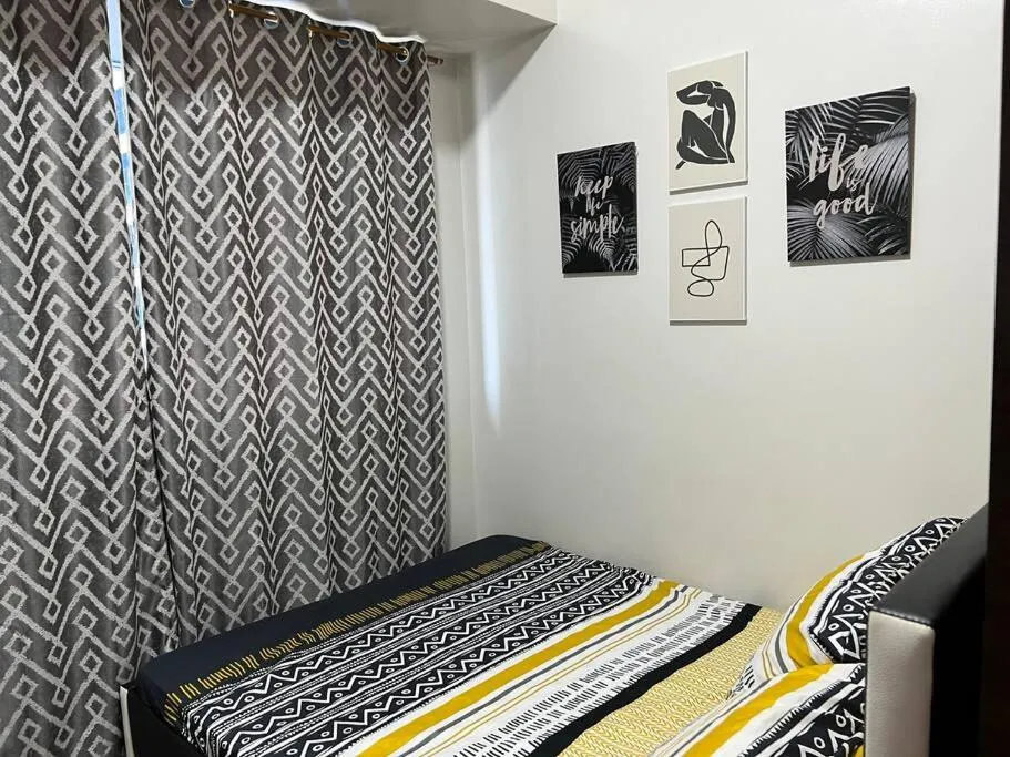 Bed in Air Residences - 1Bedroom Unit with Balcony - Wifi & Netflix