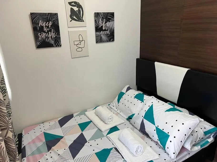 Bed in Air Residences - 1Bedroom Unit with Balcony - Wifi & Netflix