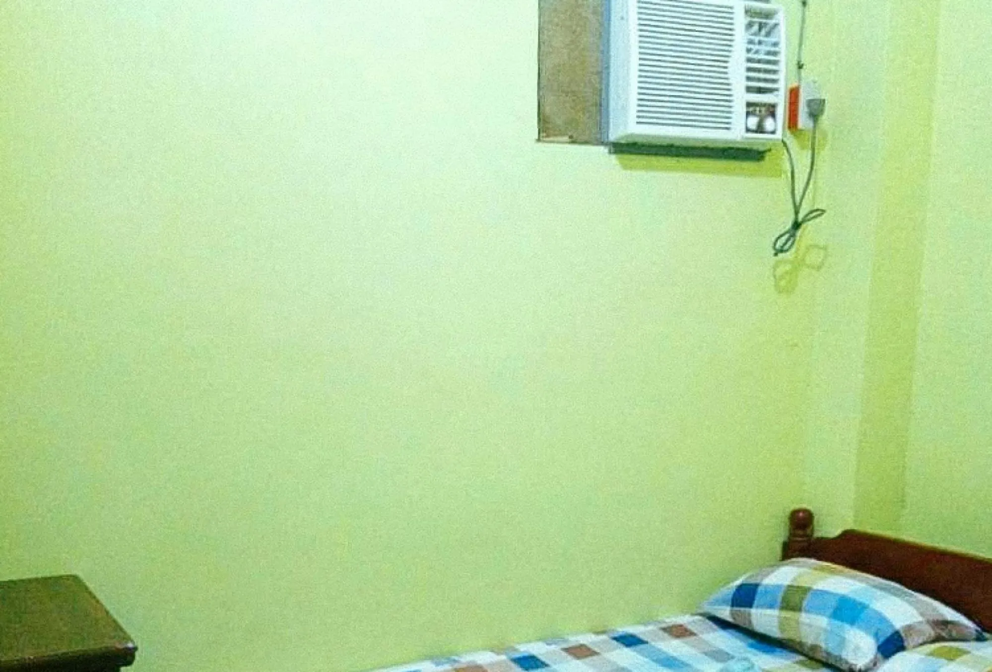 air conditioner in Livin's Inn Tuguegarao