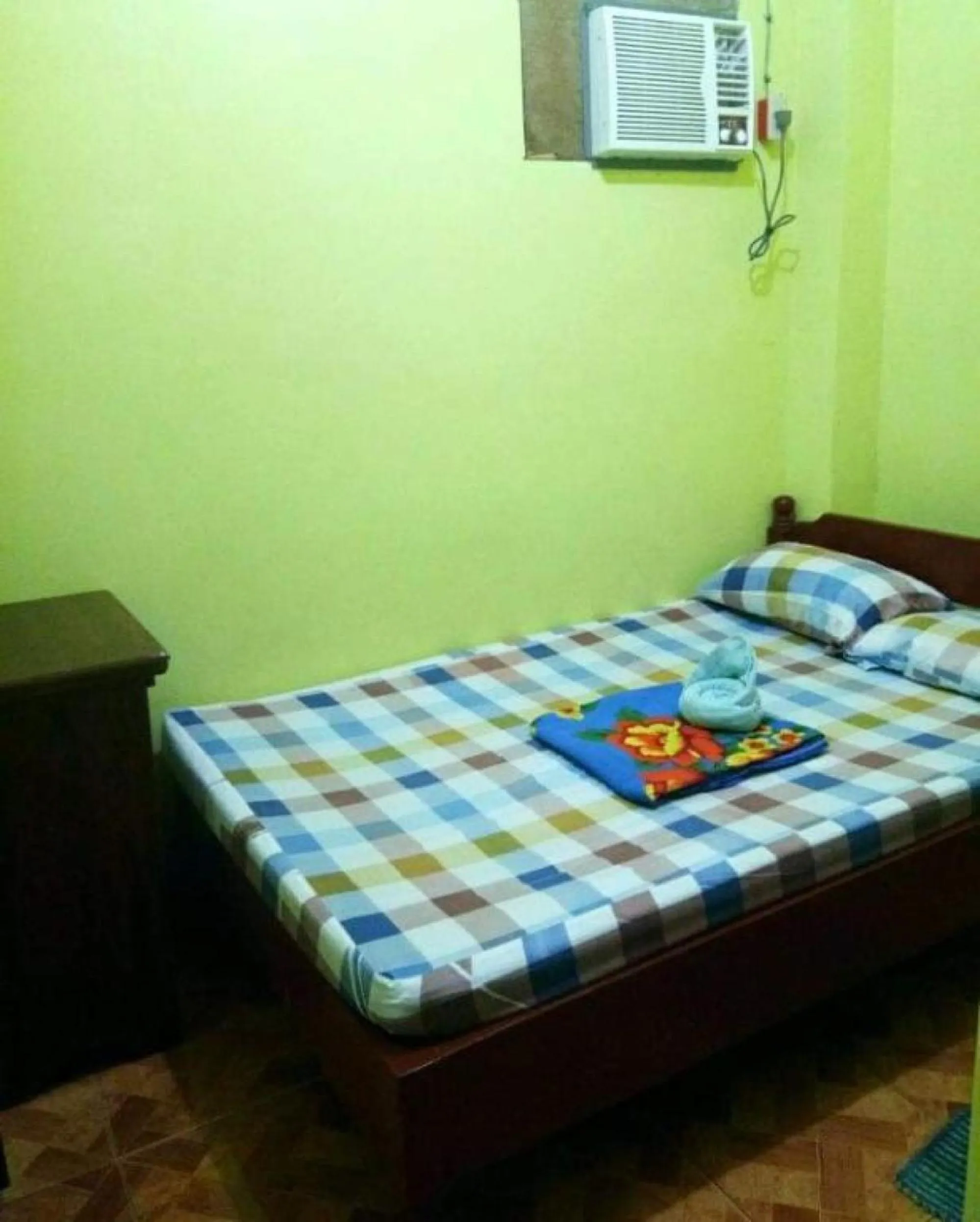 Bed in Livin's Inn Tuguegarao