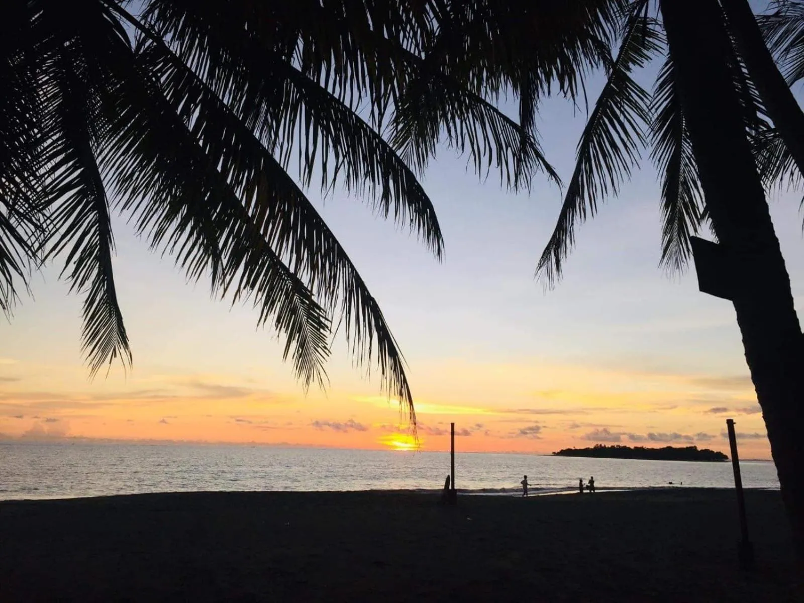Sunbloom Beachfront Hotel and Restaurant Zambales