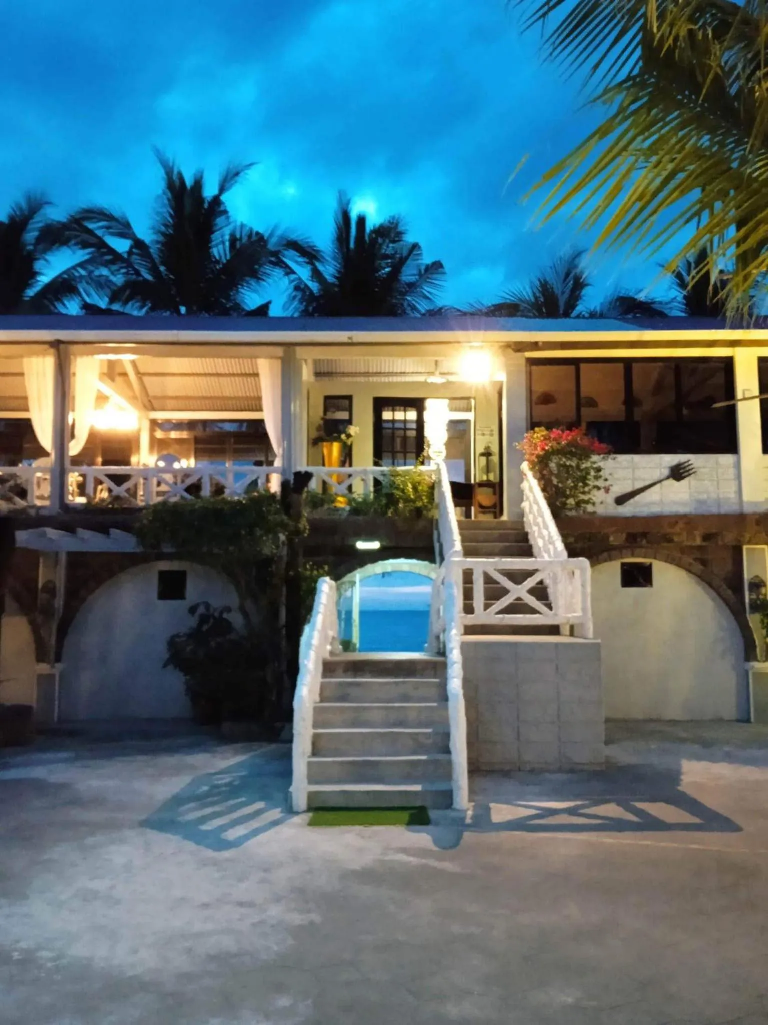Sunbloom Beachfront Hotel and Restaurant Zambales