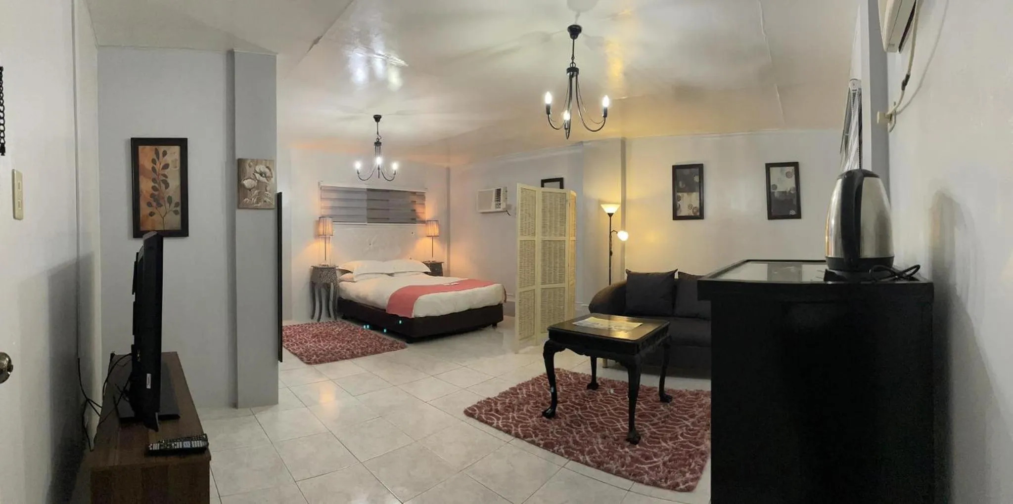 Bed in Sunbloom Beachfront Hotel and Restaurant Zambales