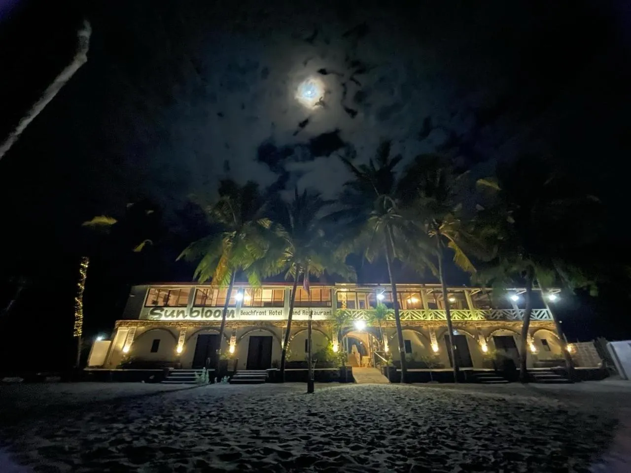 Sunbloom Beachfront Hotel and Restaurant Zambales