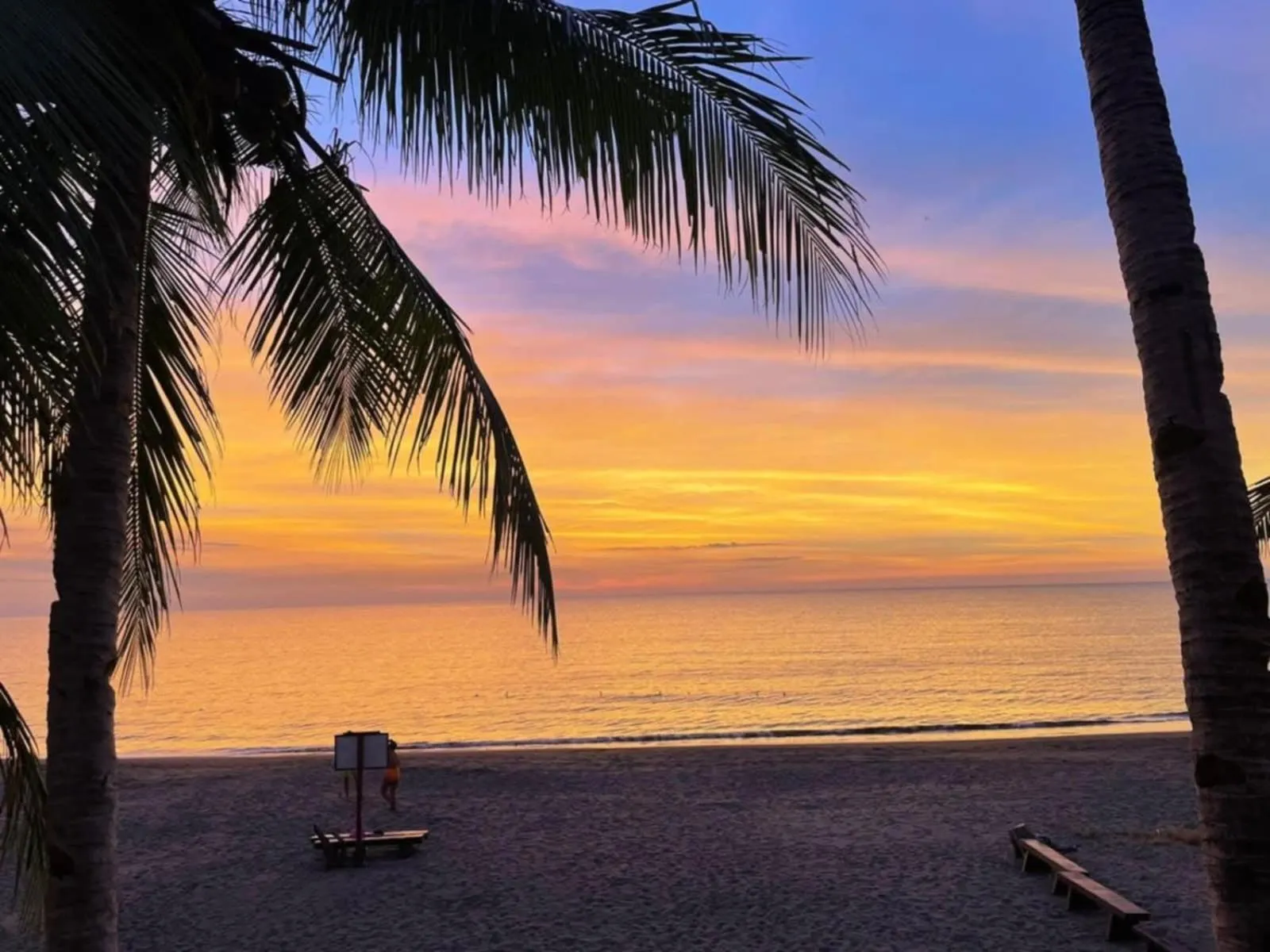 Sunbloom Beachfront Hotel and Restaurant Zambales