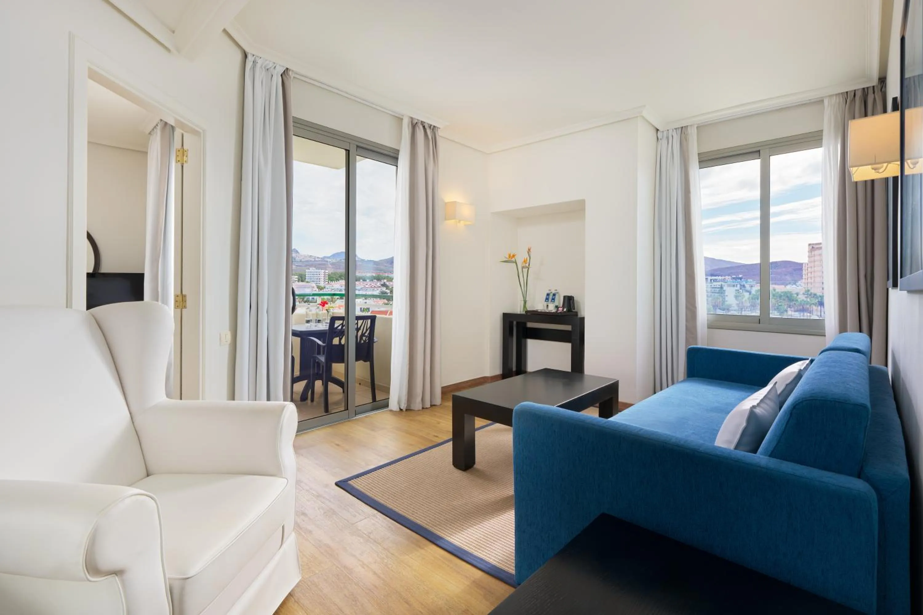 Bedroom in H10 Las Palmeras