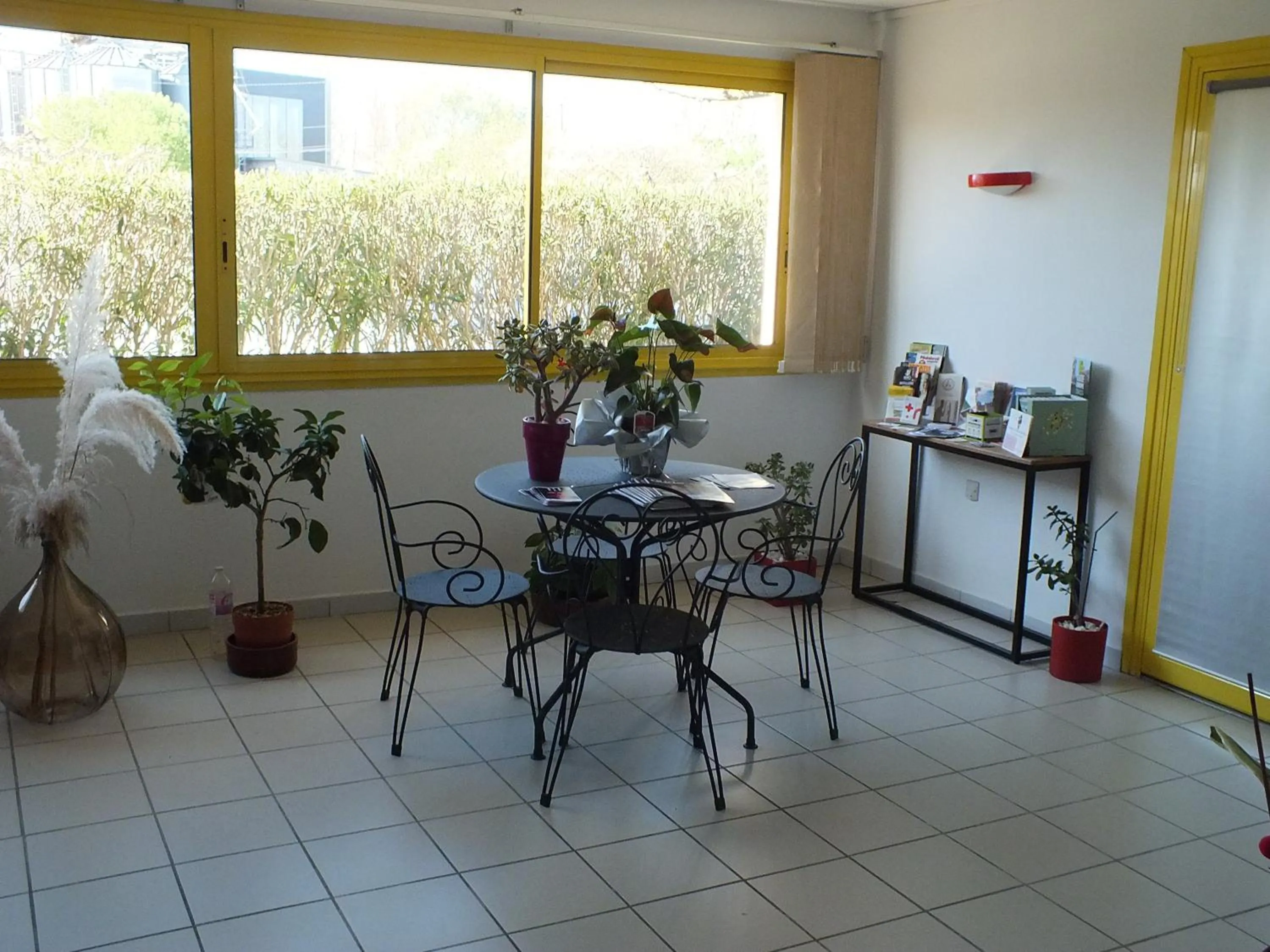 Restaurant/places to eat in Logis hôtel restaurant Le clos saint loup