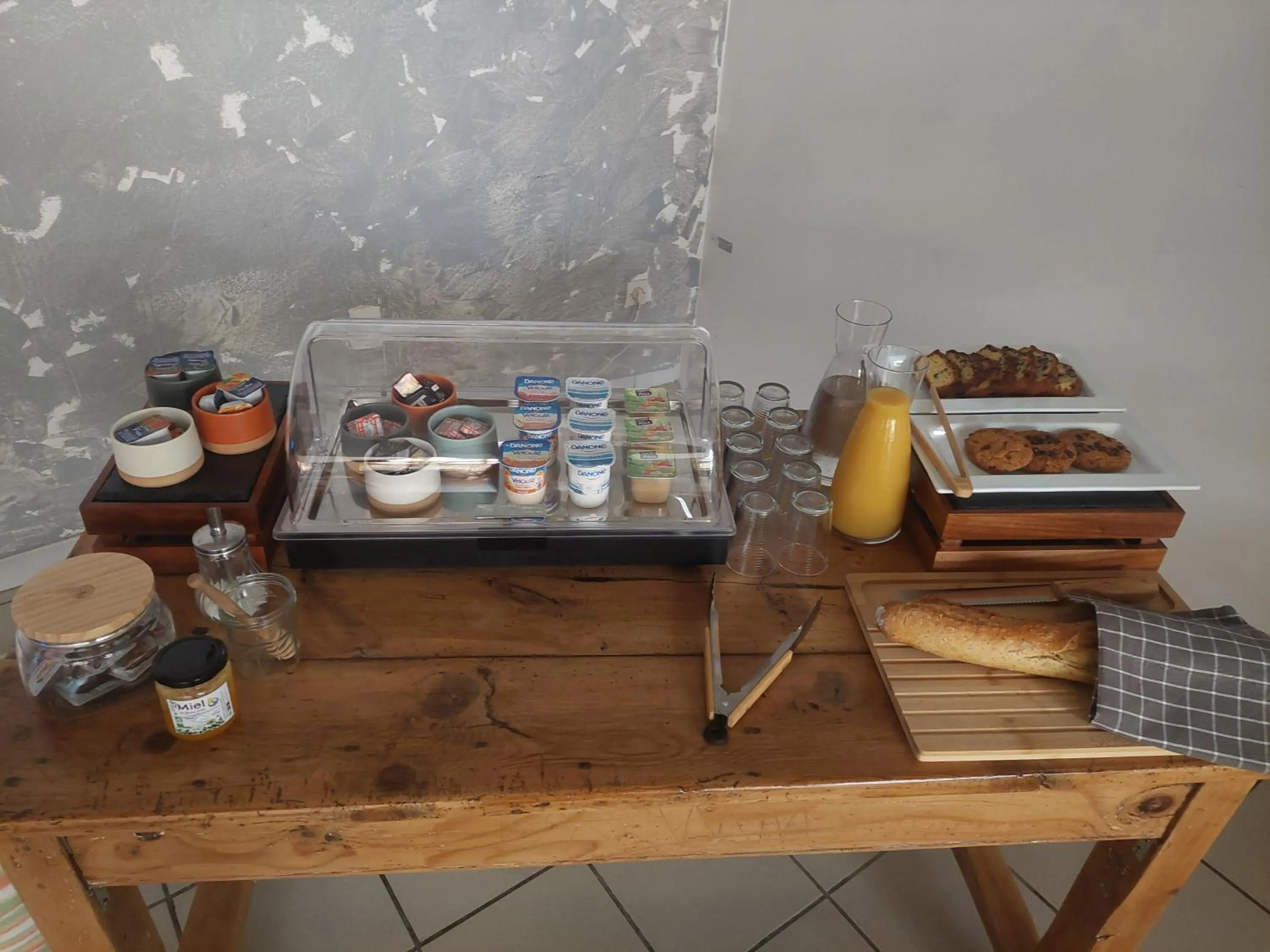 Breakfast in Logis hôtel restaurant Le clos saint loup