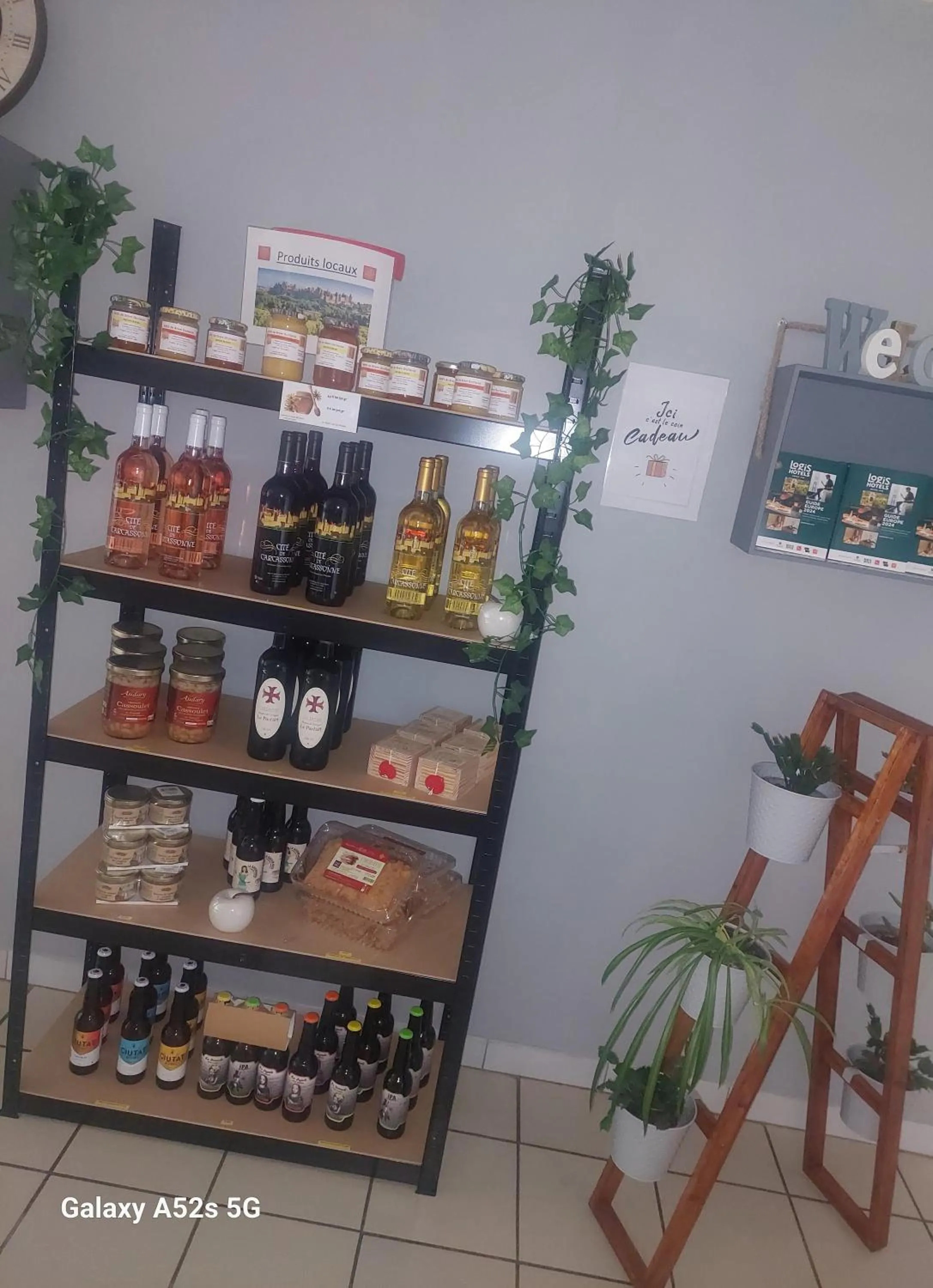 Property building in Logis hôtel restaurant Le clos saint loup