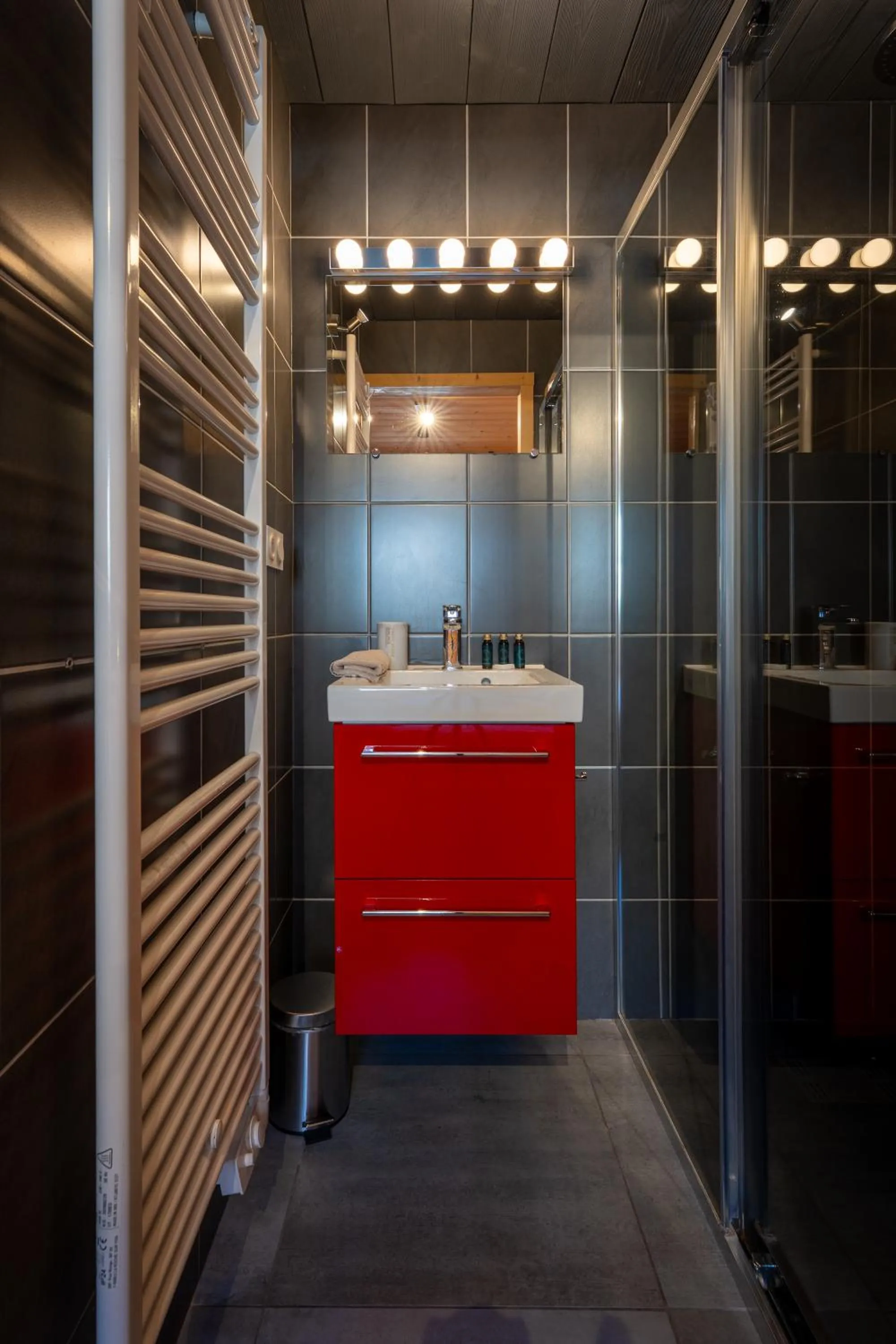 Chalet des Cîmes, chaleureux avec jacuzzi et sauna