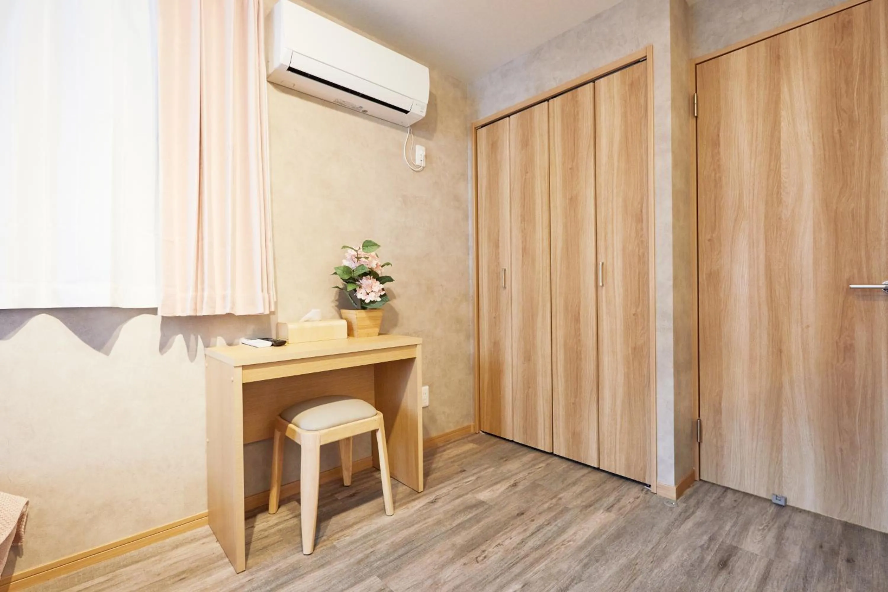 Designed apart ment Yamanote Line Shin-Okubo Sta 3 min walk