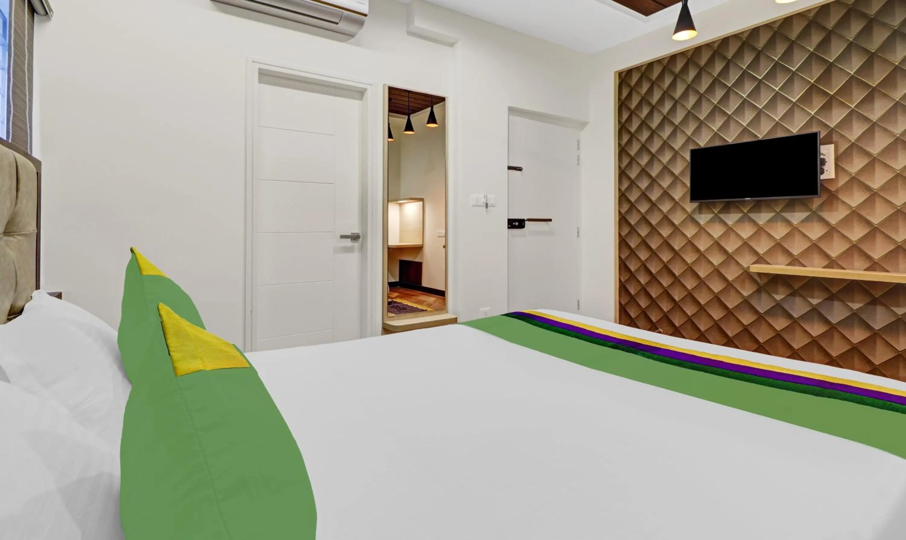 Bedroom in Treebo Elite Heritage