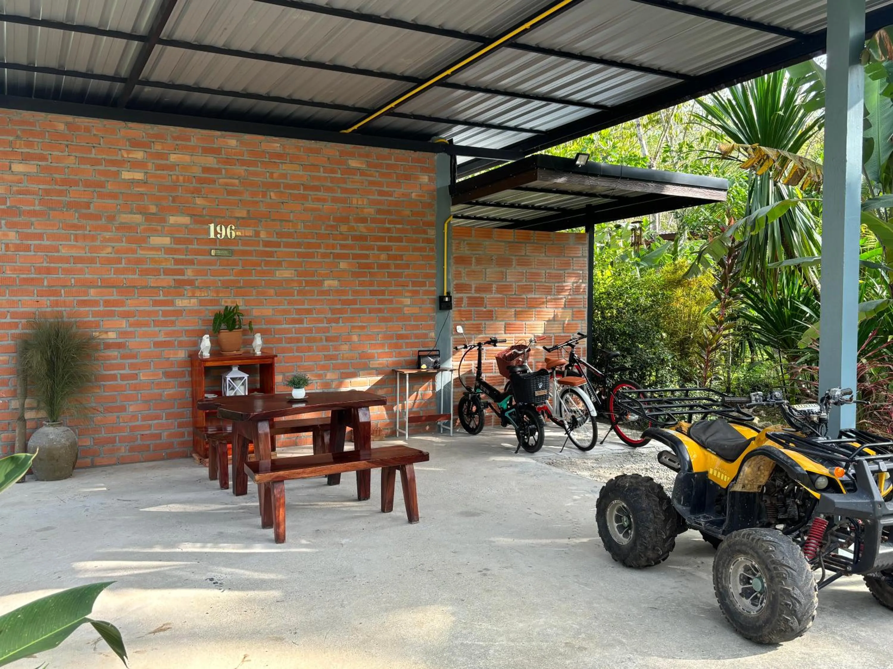 Cycling in Baansuan Suksangob Farm Stay