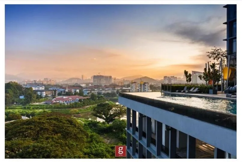 Swimming pool in EXPRESSIONZ by GSuites