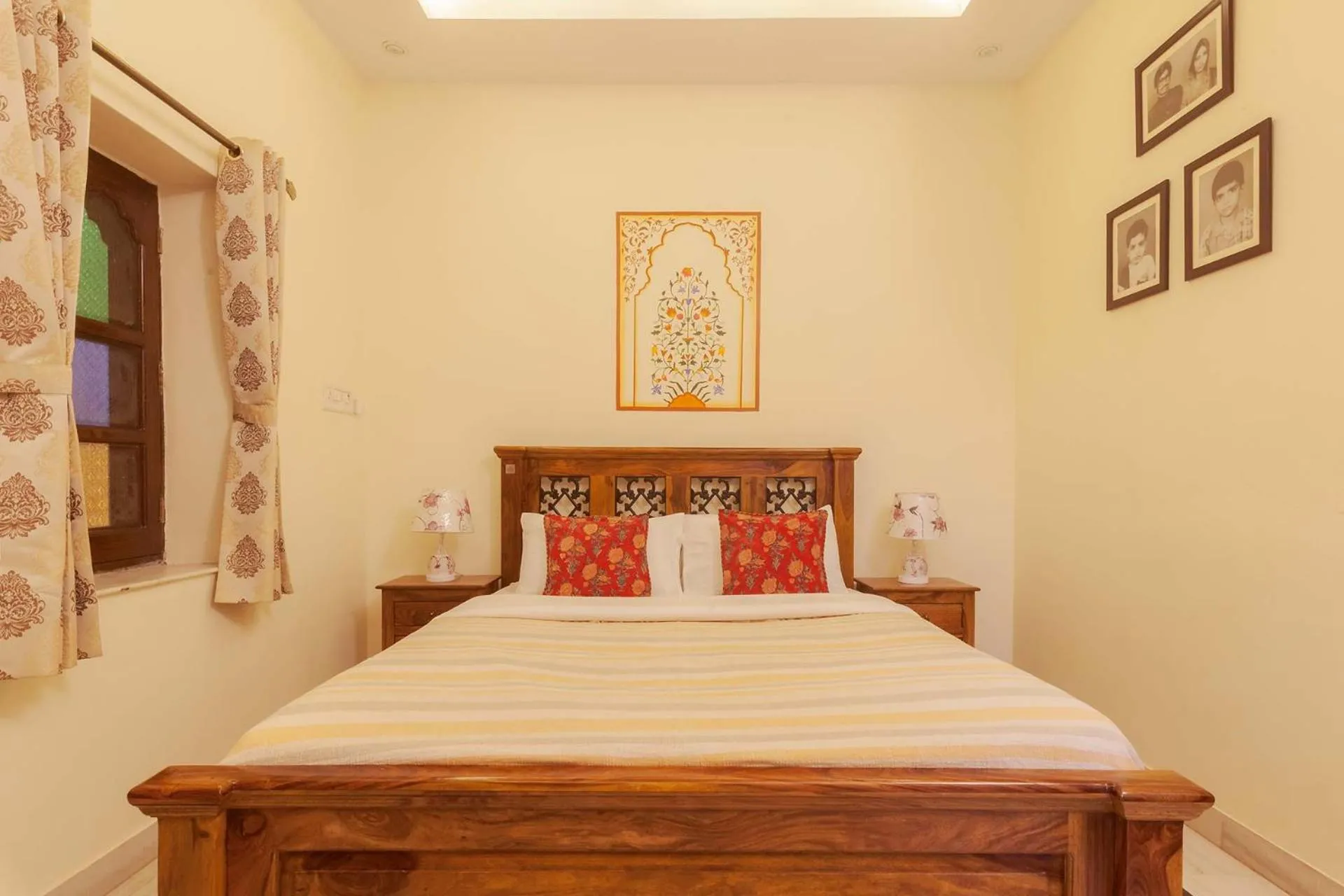Bedroom, Bed in Sunset Escape by VEO - Part of StayVista
