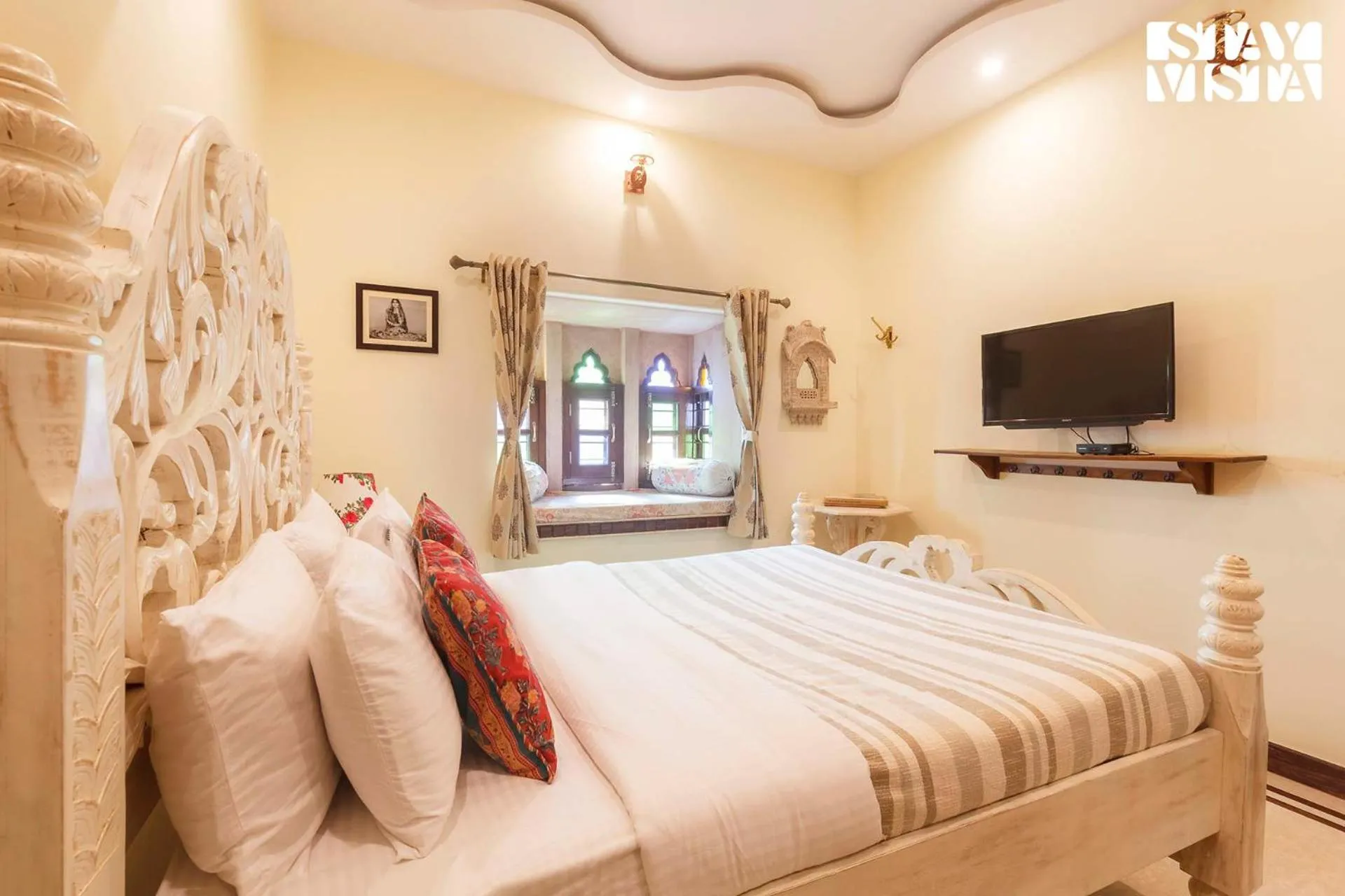 Bedroom, Bed in Sunset Escape by VEO - Part of StayVista