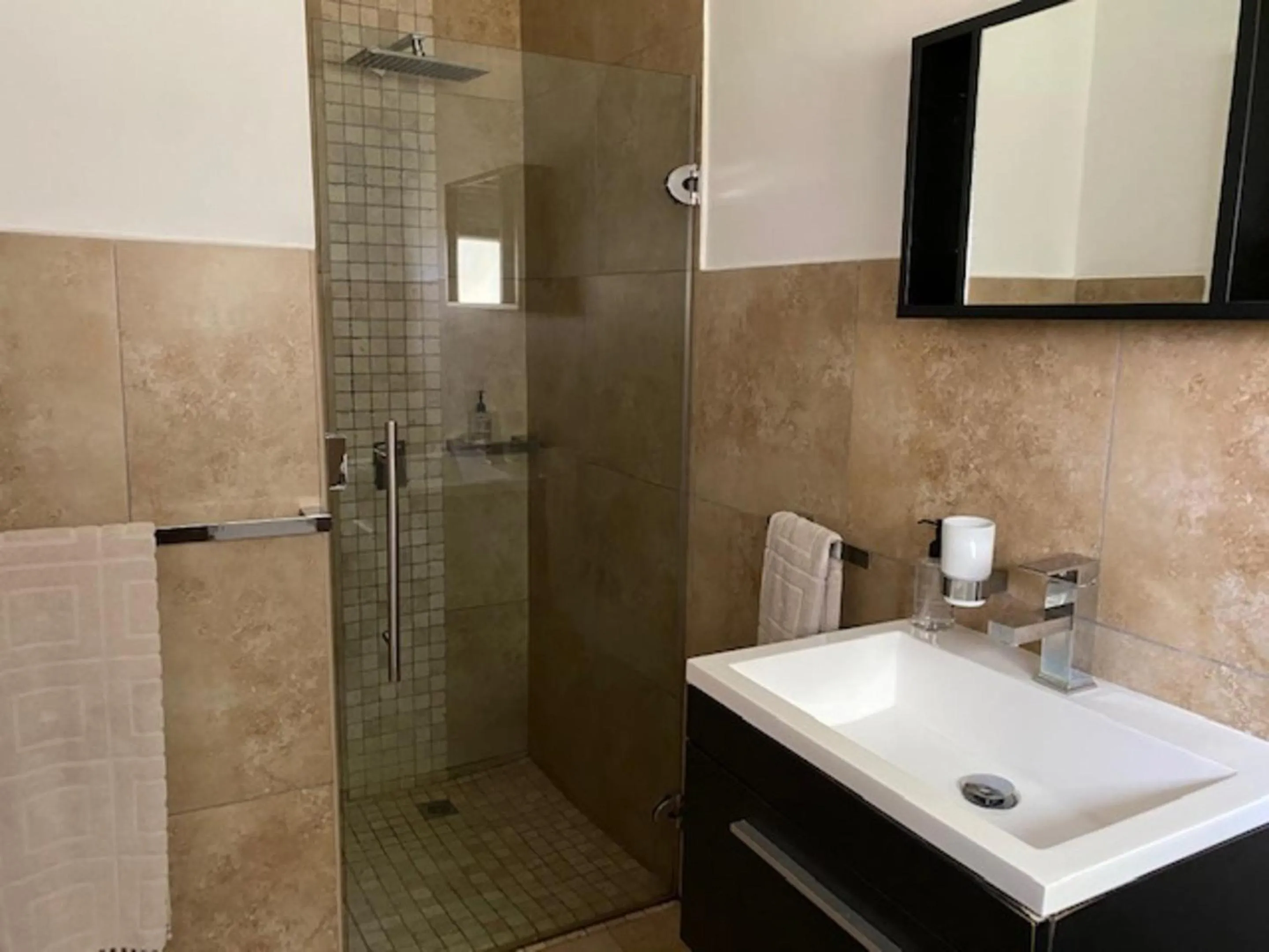 Shower in Burley House by Ulendo