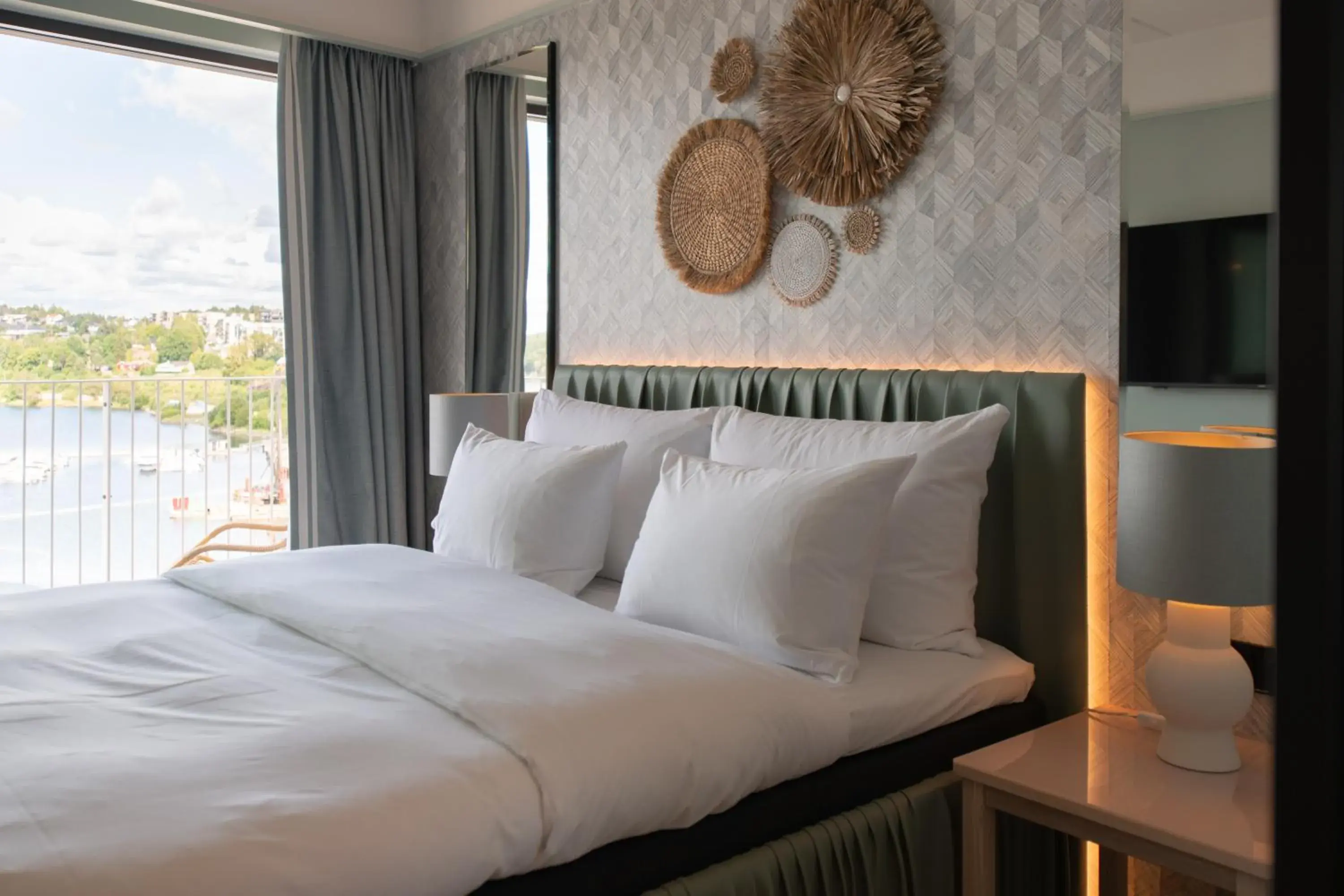 Deluxe Double Room with Balcony and Sea View - single occupancy in Hotel Riviera Deluxe Double Room with Balcony and Sea View - single occupancy in Hotel Riviera